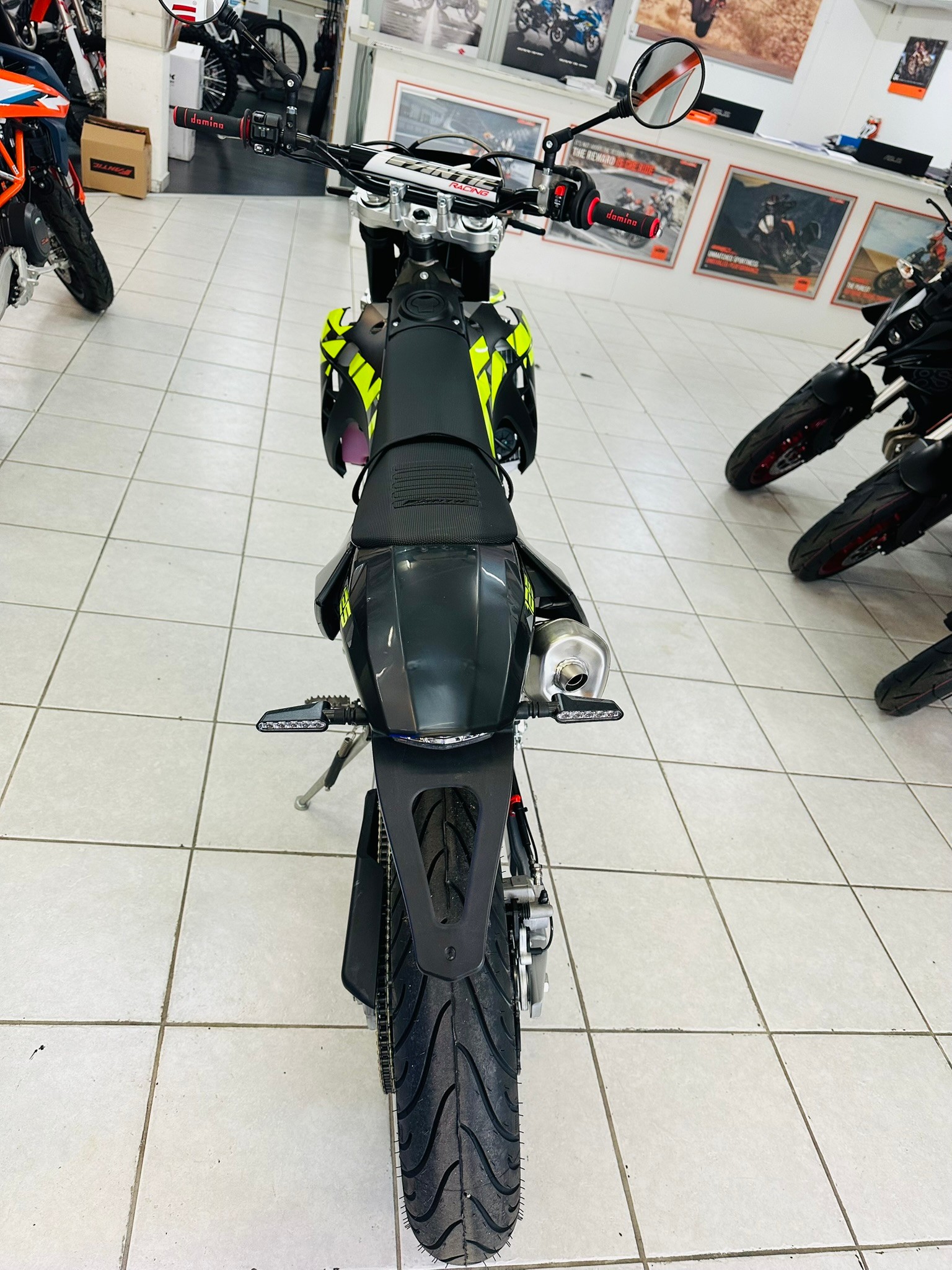 FANTIC Performance Motard - 9