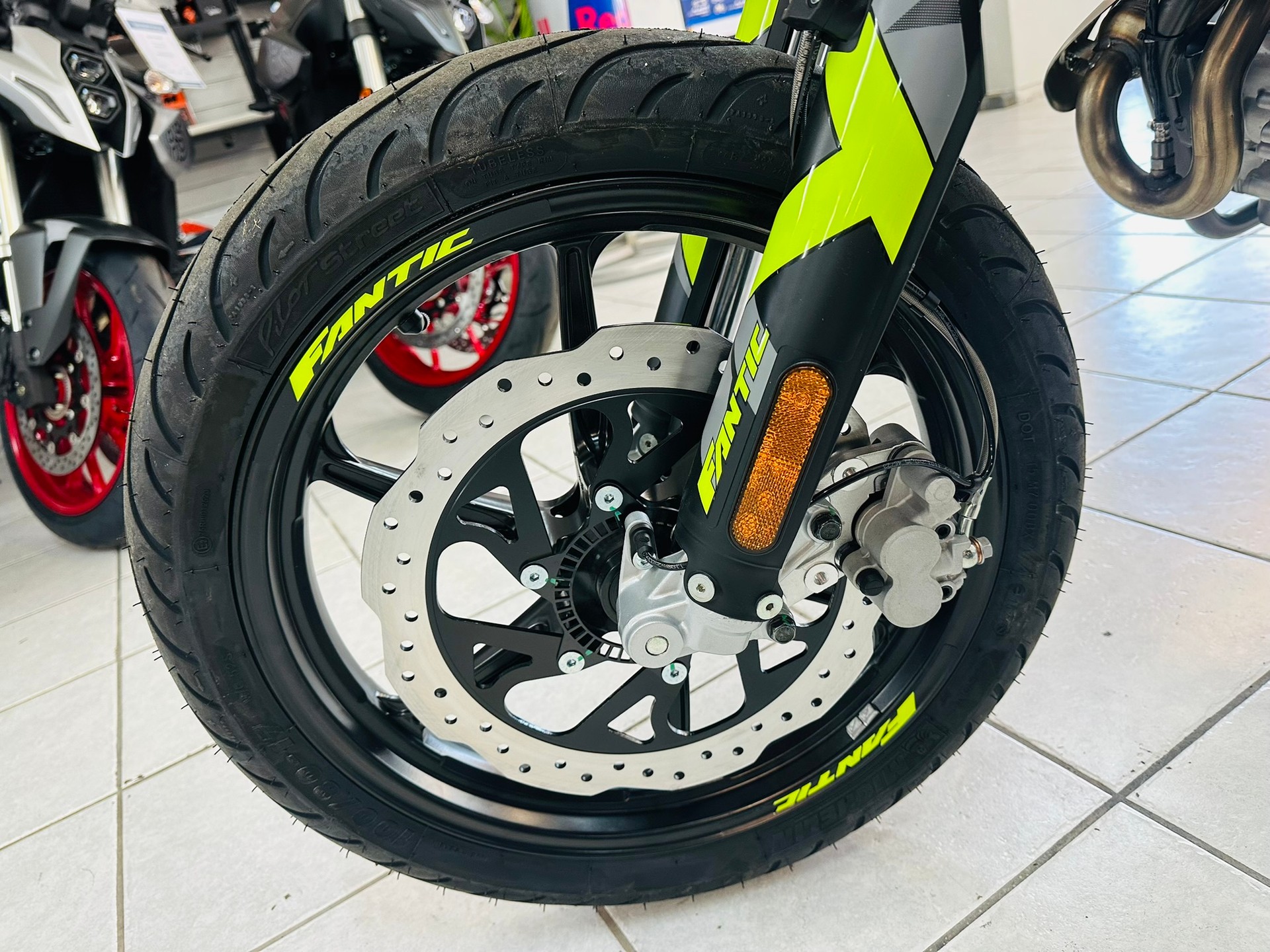 FANTIC Performance Motard - 5