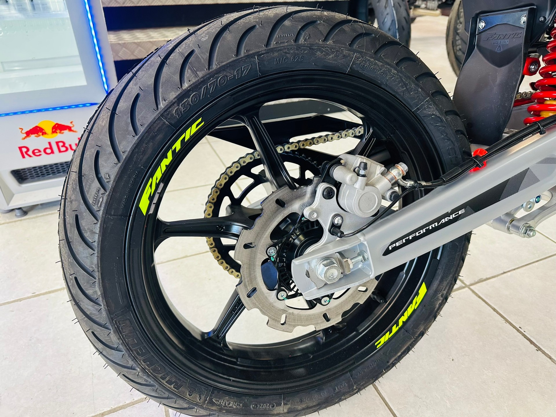 FANTIC Performance Motard - 3