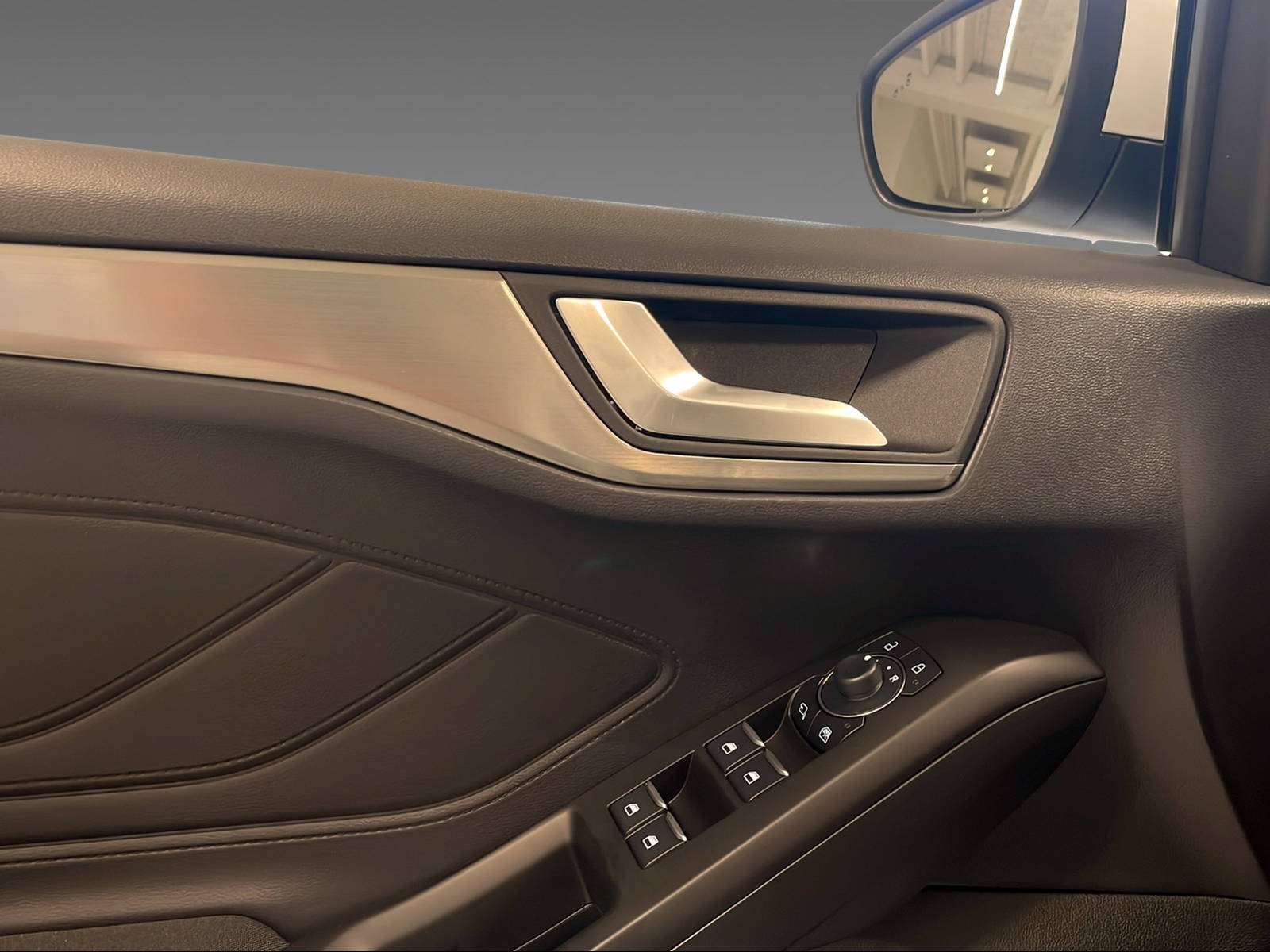 FORD Focus Station Wagon 1.0i EcoB Hybrid 155 Titanium - 11