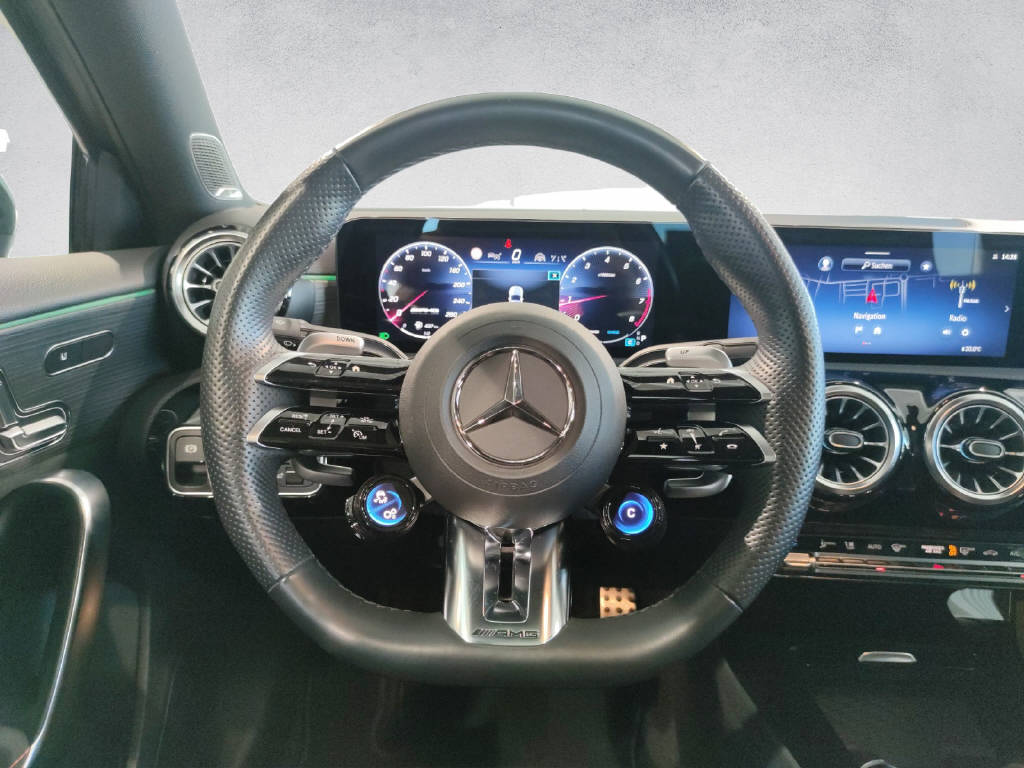 MERCEDES-BENZ A 35 AMG 4Matic - 12