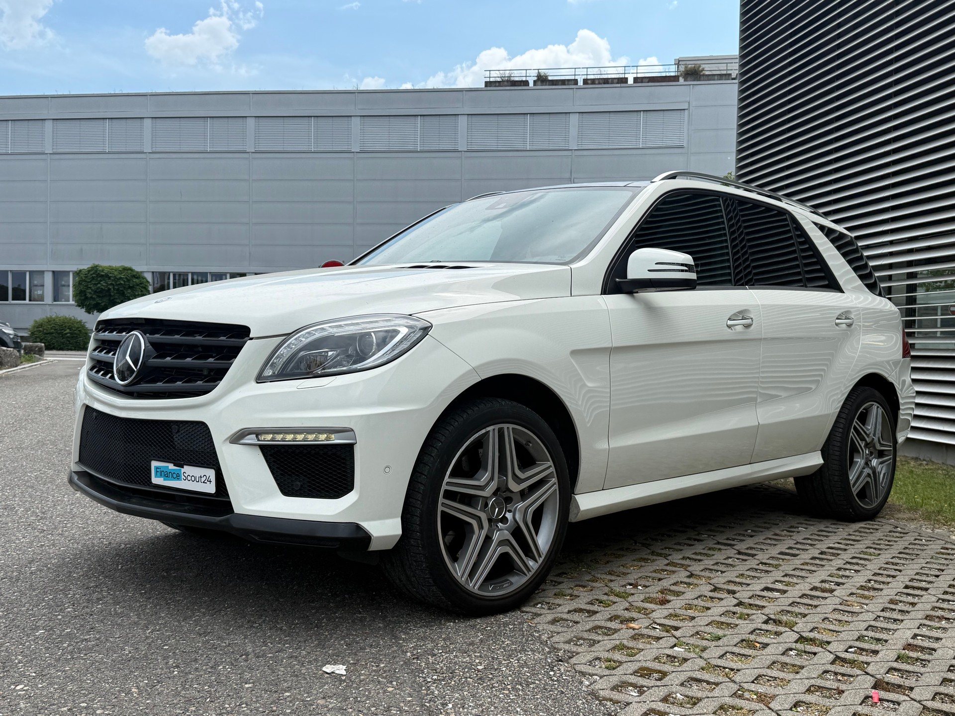MERCEDES-BENZ ML 63 AMG 4Matic Speedshift - 3