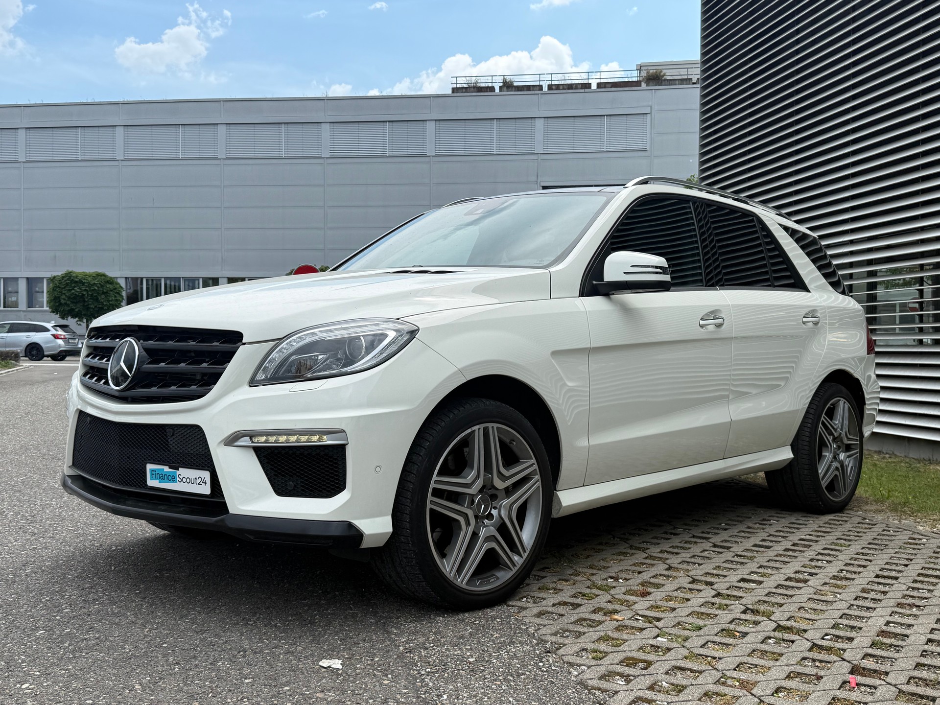MERCEDES-BENZ ML 63 AMG 4Matic Speedshift - 4