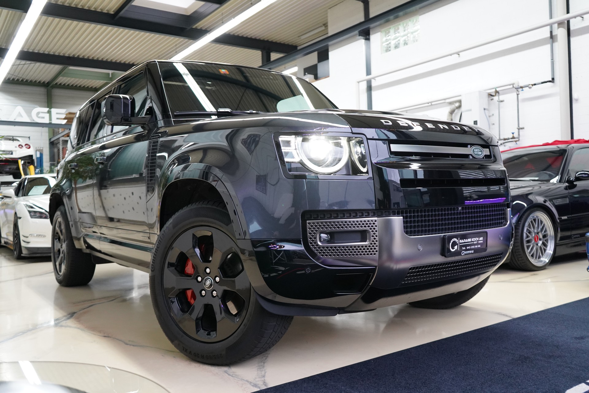 LAND ROVER Defender 110 3.0 D I6 300 X-Dynamic HSE AWD AT8 - 11