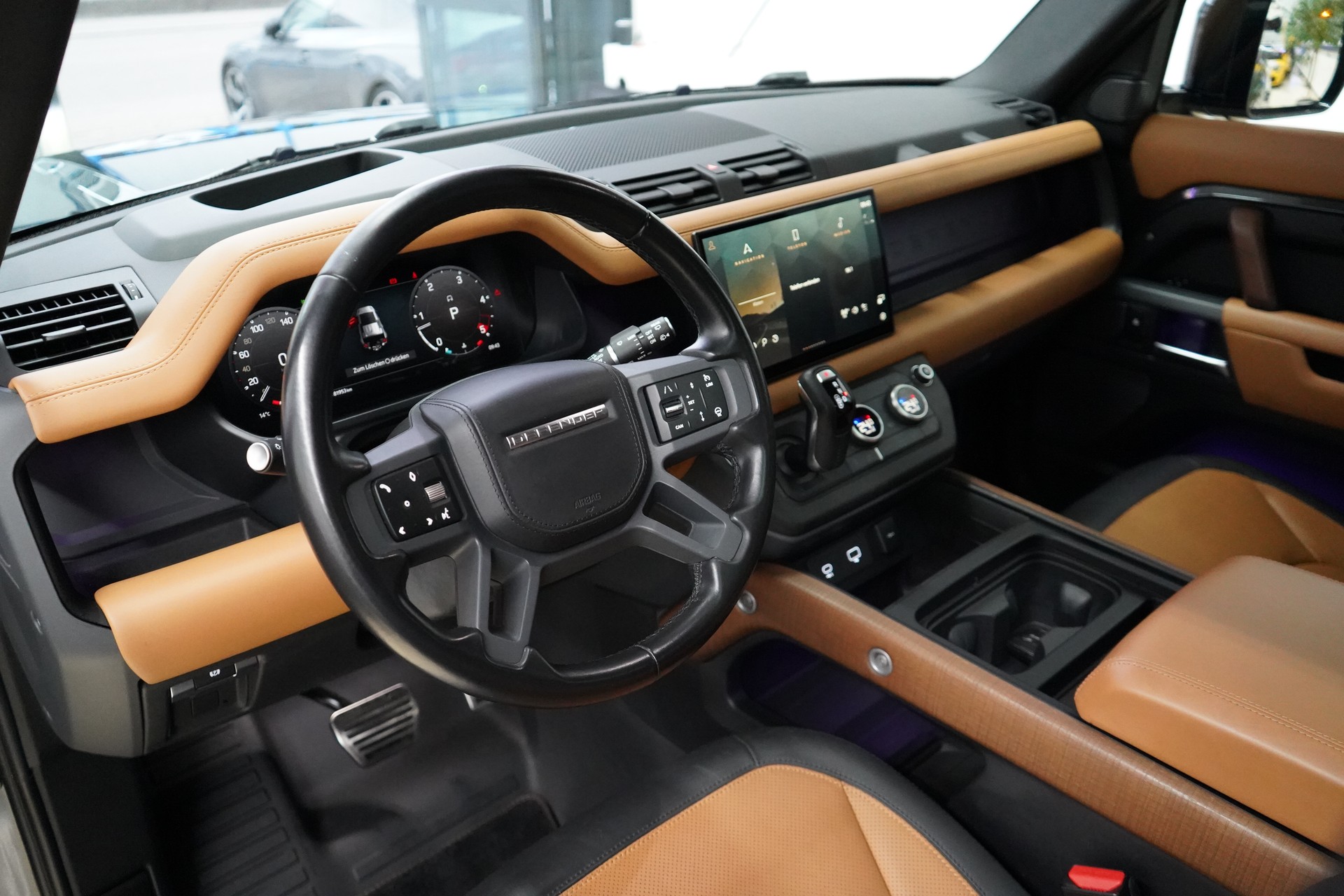 LAND ROVER Defender 110 3.0 D I6 300 X-Dynamic HSE AWD AT8 - 15