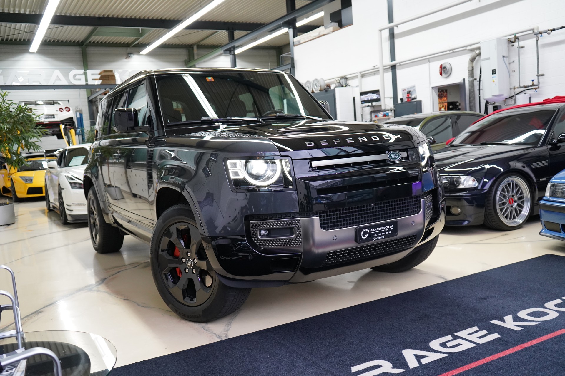 LAND ROVER Defender 110 3.0 D I6 300 X-Dynamic HSE AWD AT8 - 10