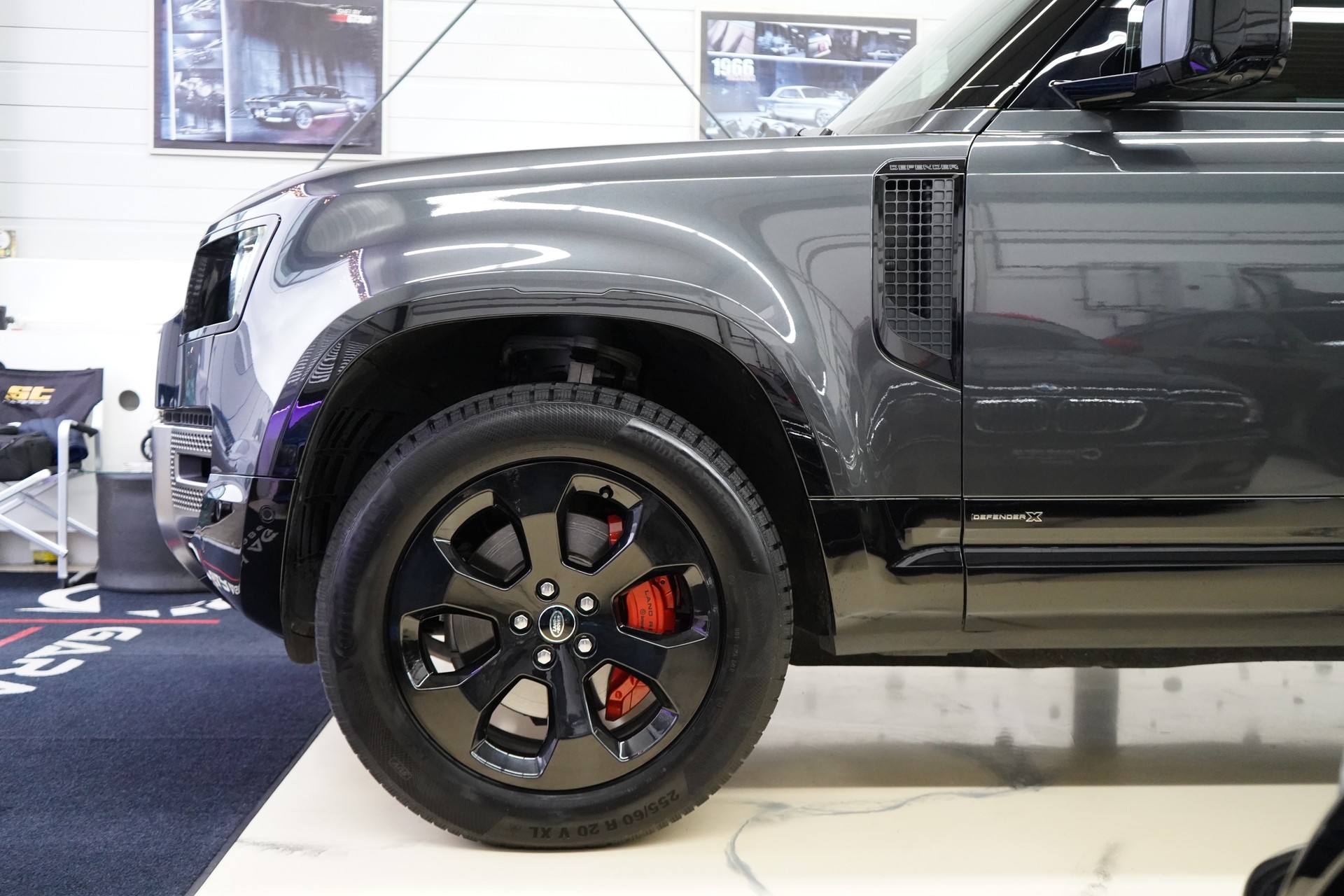 LAND ROVER Defender 110 3.0 D I6 300 X-Dynamic HSE AWD AT8 - 13