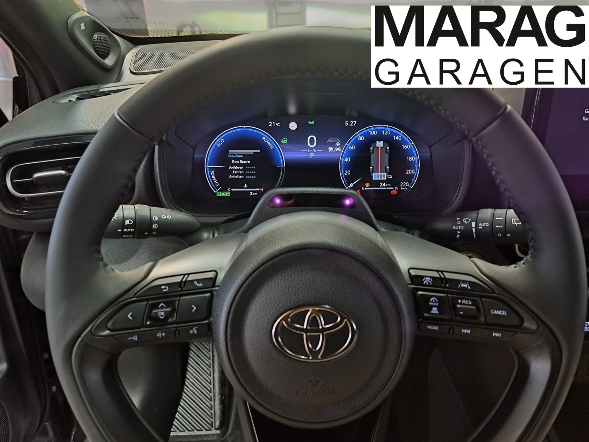 TOYOTA Yaris Cross 1.5 Premium AWDi e-CVT - 12