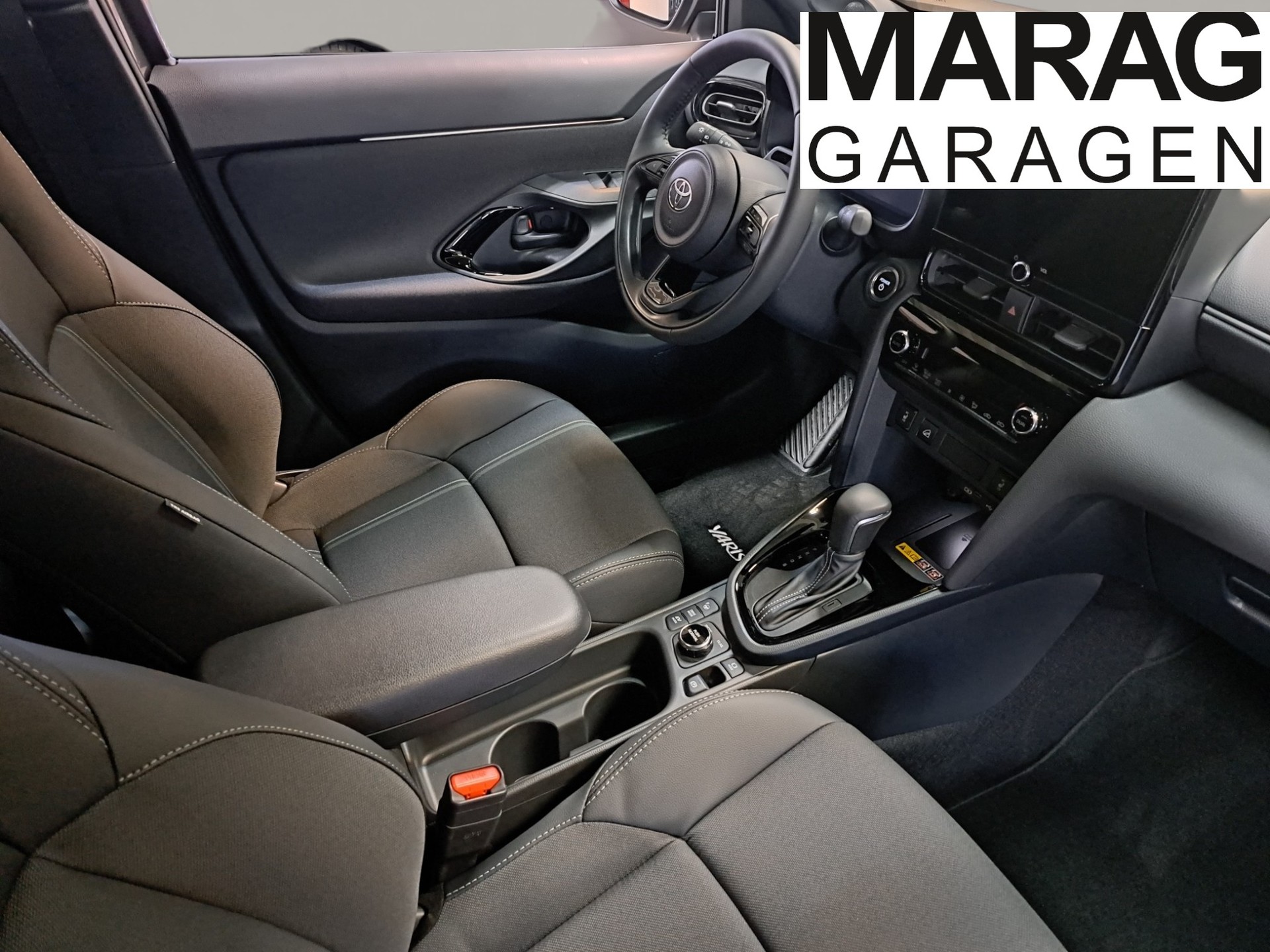 TOYOTA Yaris Cross 1.5 Premium AWDi e-CVT - 5