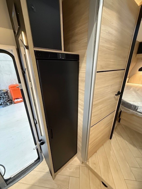 CHALLENGER 318 Graphite Edition Ford - 10