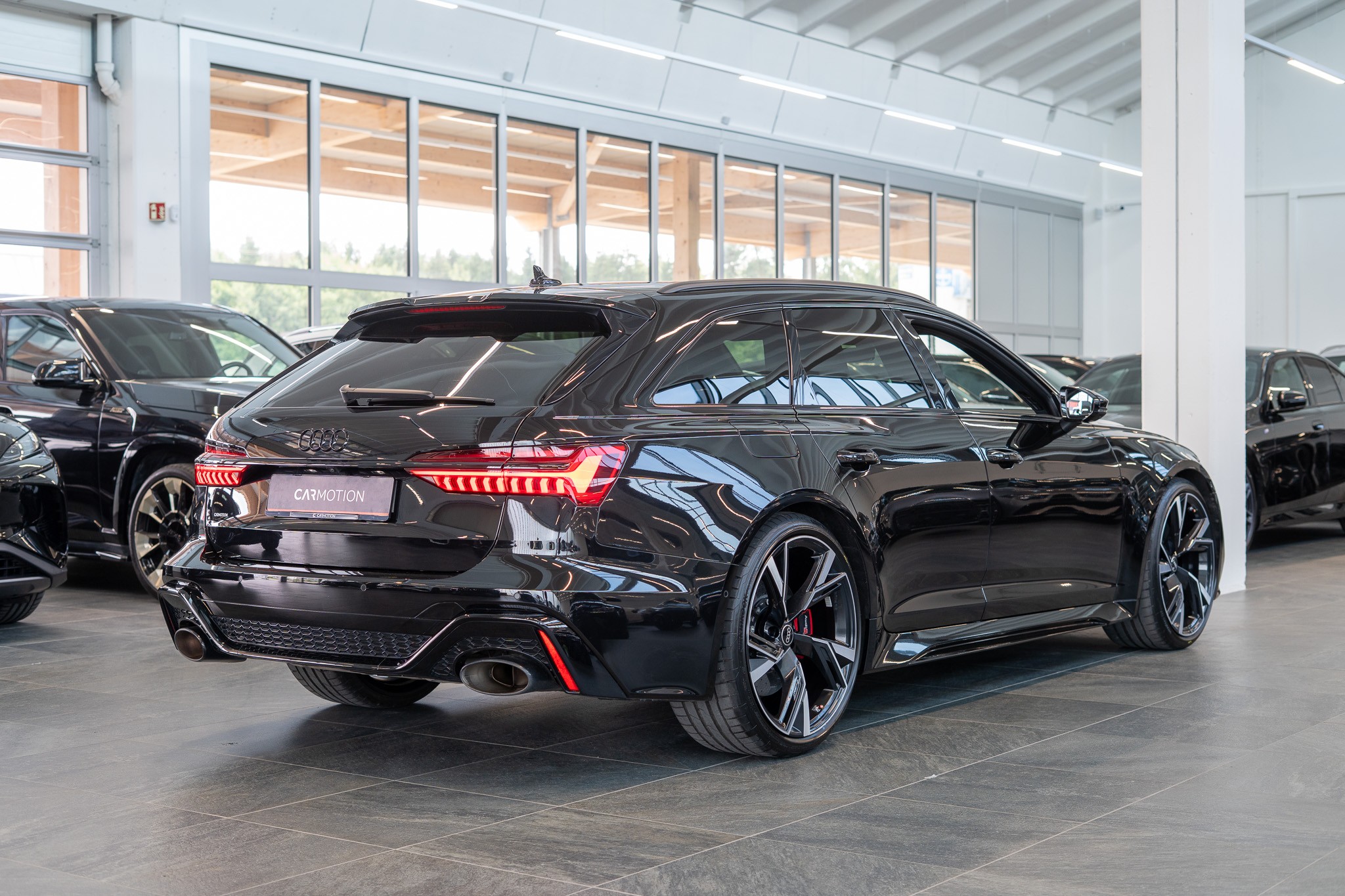 RS6 Avant 4.0 V8 TFSI quattro T-Tronic / Keramikbremse / HeadUp / 360°Kamera