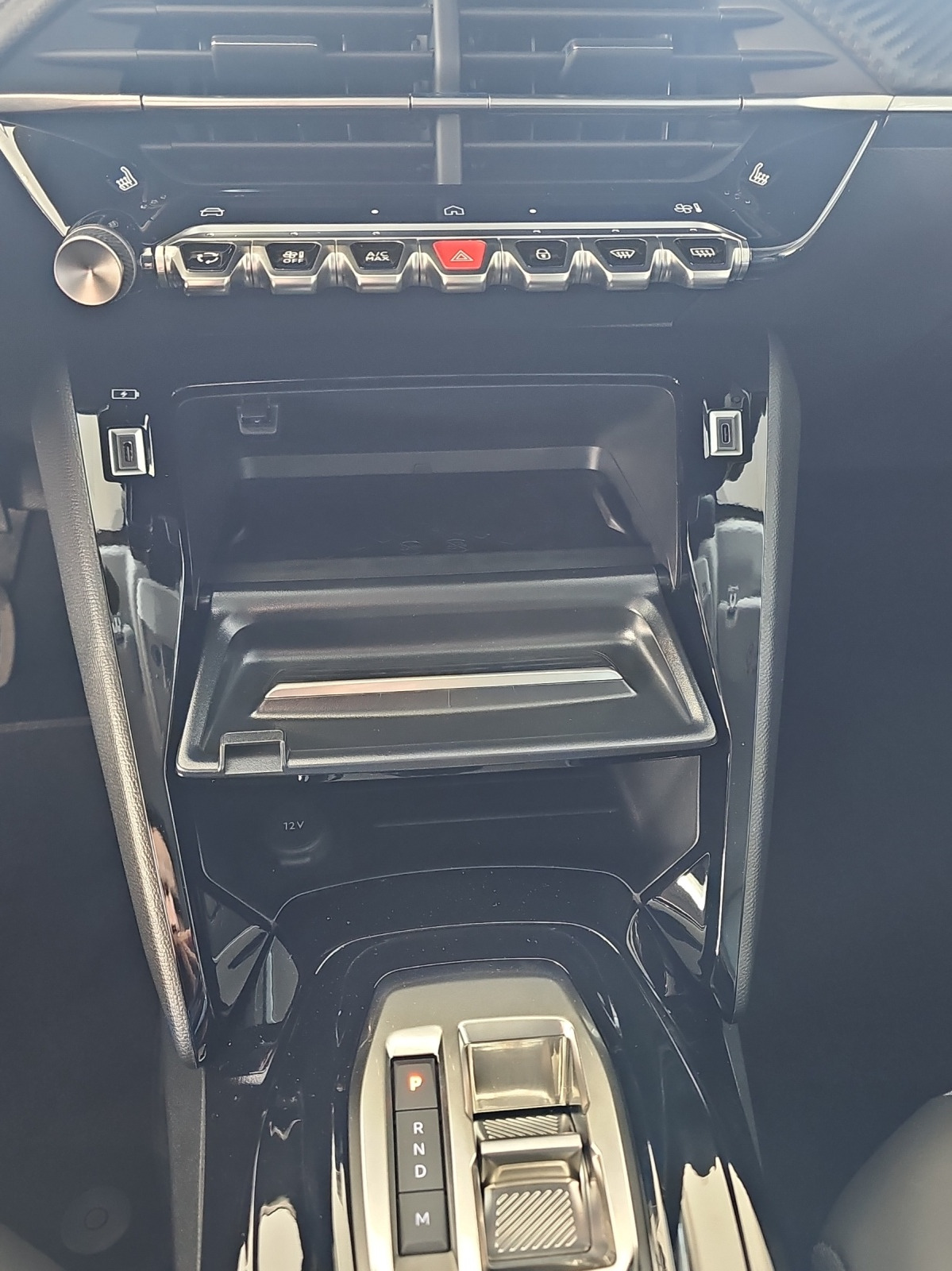 PEUGEOT 208 1.2 MHEV 110 Allure Premium - Bärn Edition - 12