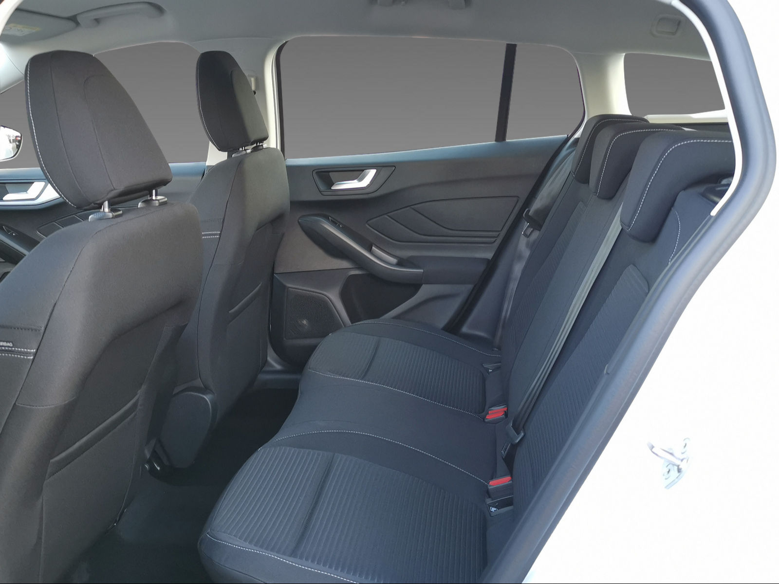 FORD Focus Station Wagon 1.0i EcoB Hybrid 155 Titanium - 12