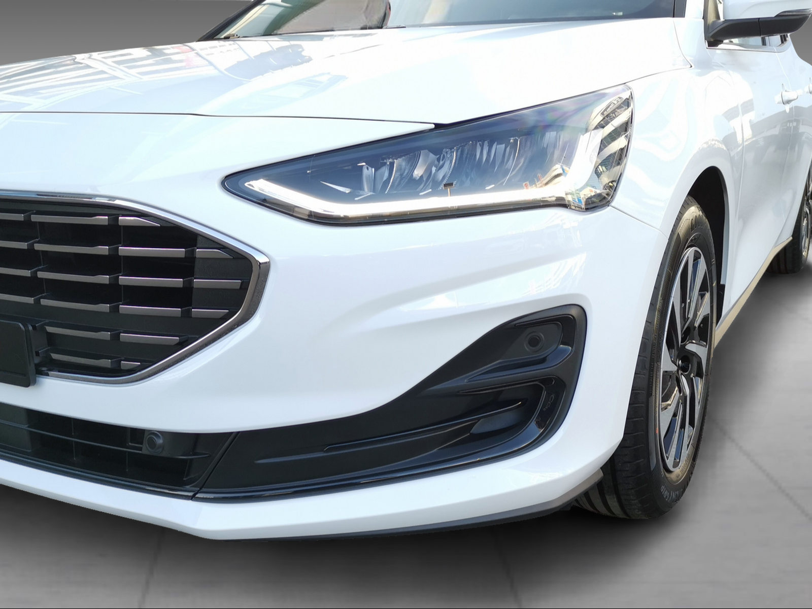 FORD Focus Station Wagon 1.0i EcoB Hybrid 155 Titanium - 14