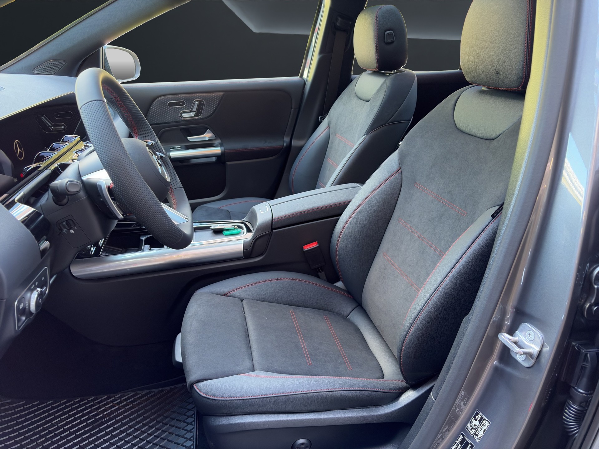 MERCEDES-BENZ GLA 250 Swiss Star AMG Line 4matic - 6