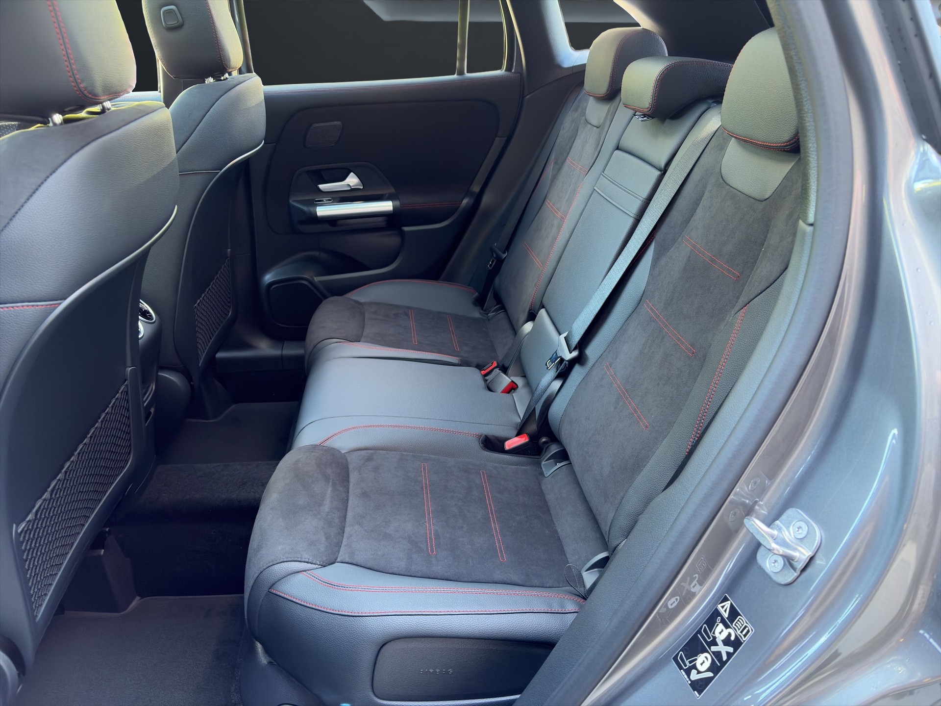 MERCEDES-BENZ GLA 250 Swiss Star AMG Line 4matic - 14