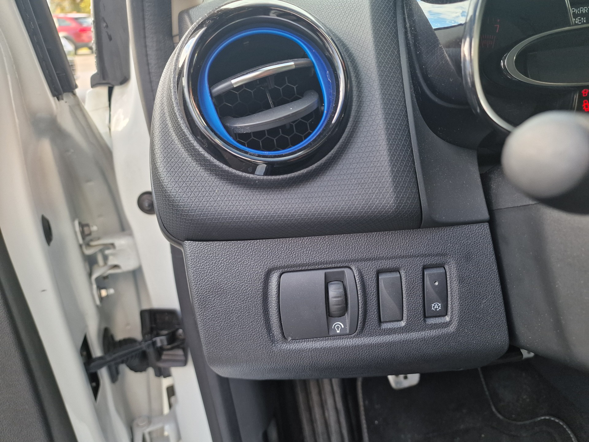 RENAULT Clio 1.2 16V T GT Line 12Mt Gara MFK Neu - 25