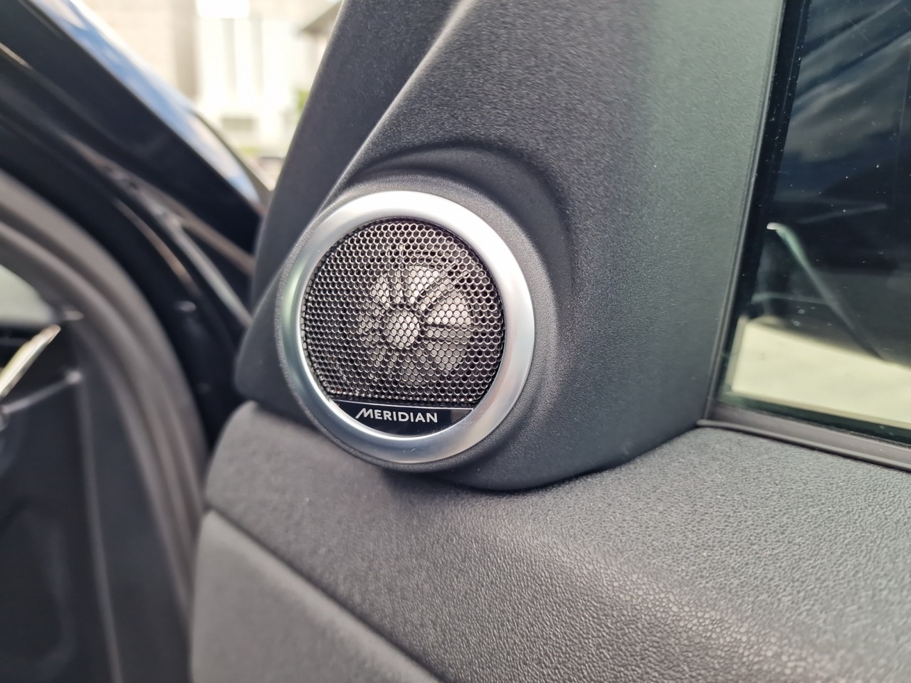 land-rover Gallery 18