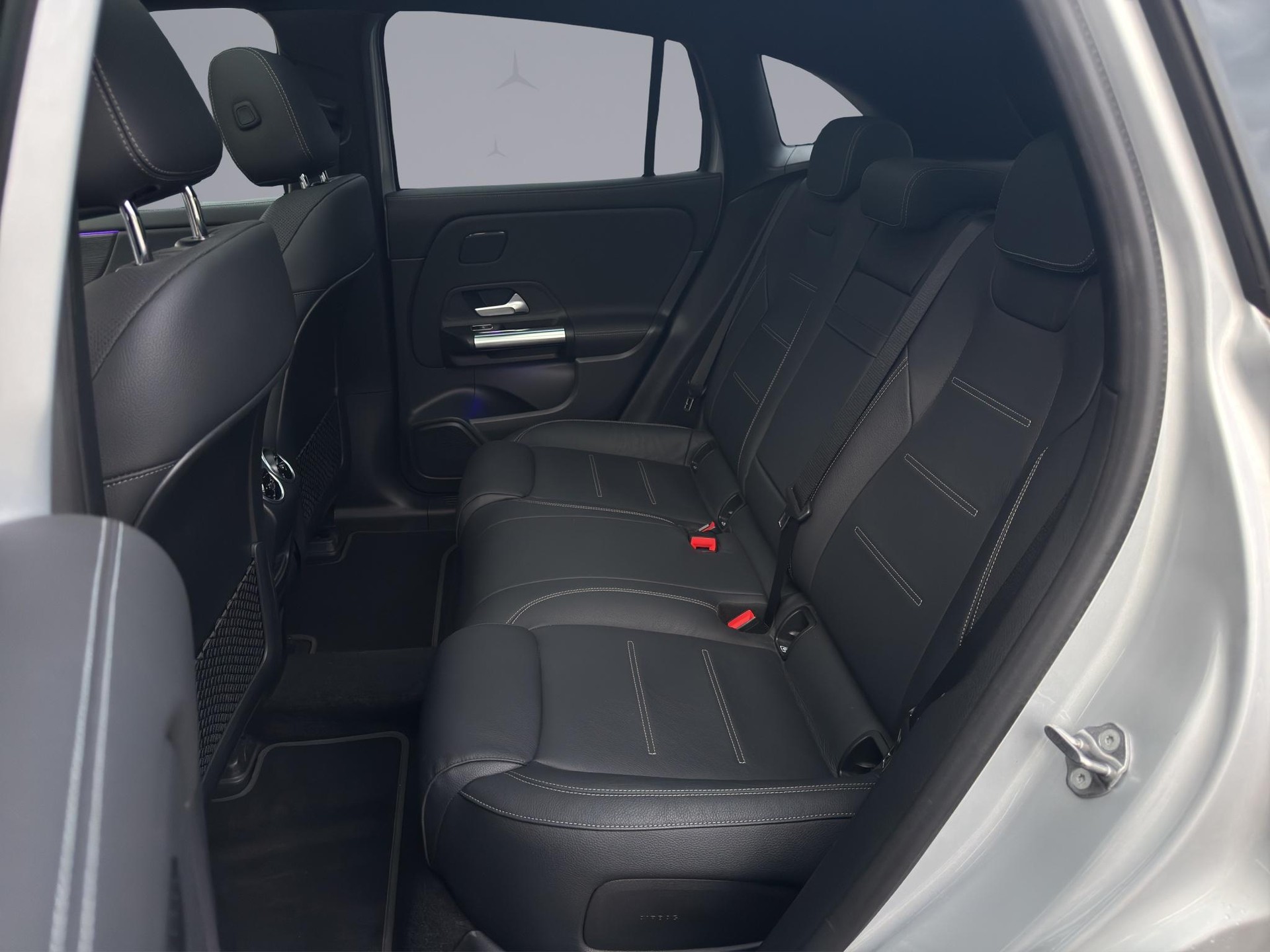 MERCEDES-BENZ EQA 350 Swiss Star AMG Line 4matic - 13