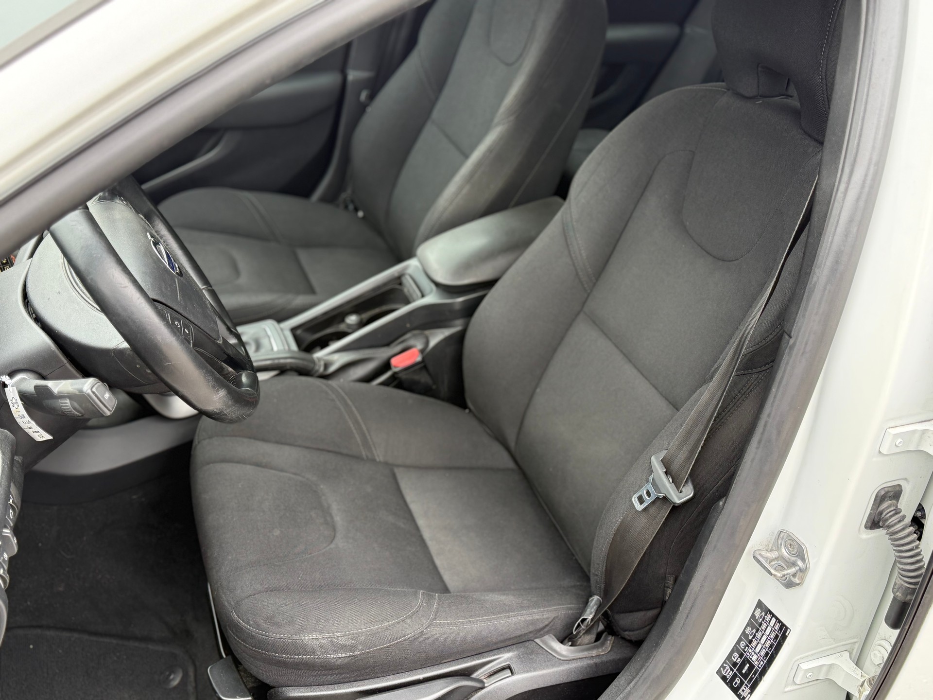 VOLVO V40 D2 Momentum Geartronic - 7