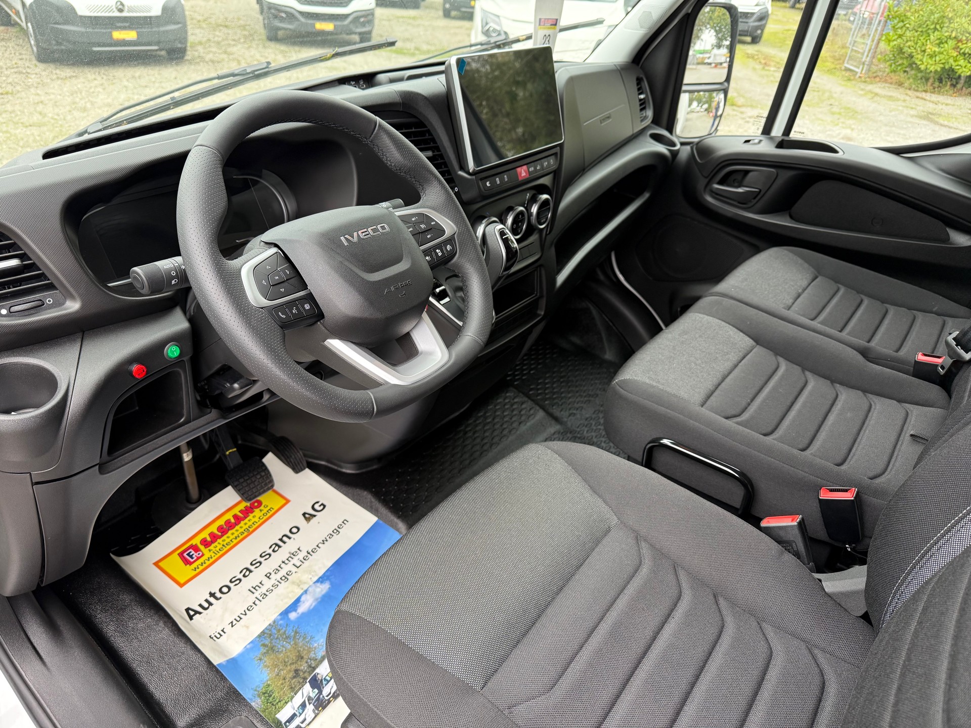 IVECO Daily 35 S 18 HI-MATIC SIMON Anhängerzug mit 2x Hebebühne / 2x CH Aufbau H. 2.40m ( AZ ) - 14