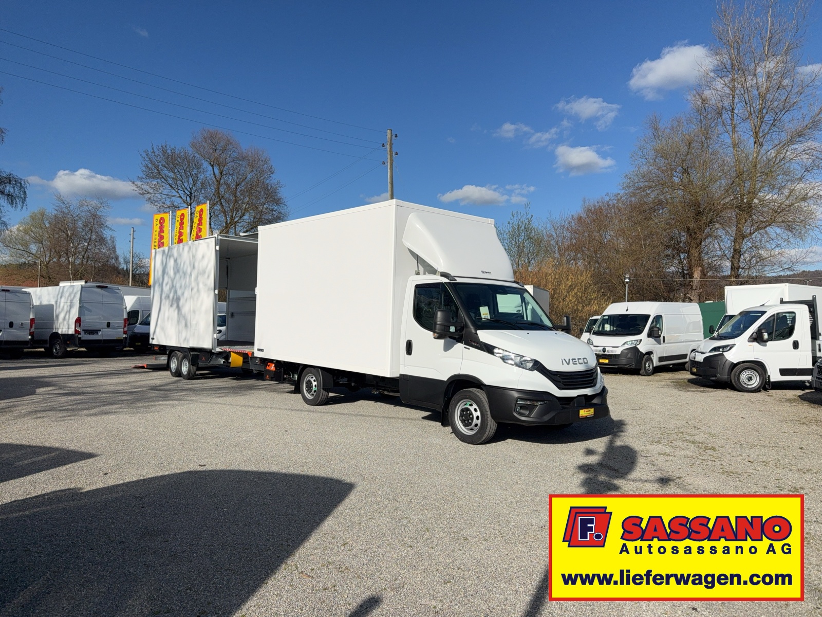 IVECO Daily 35 S 18 HI-MATIC SIMON Anhängerzug mit 2x Hebebühne / 2x CH Aufbau H. 2.40m ( AZ )
