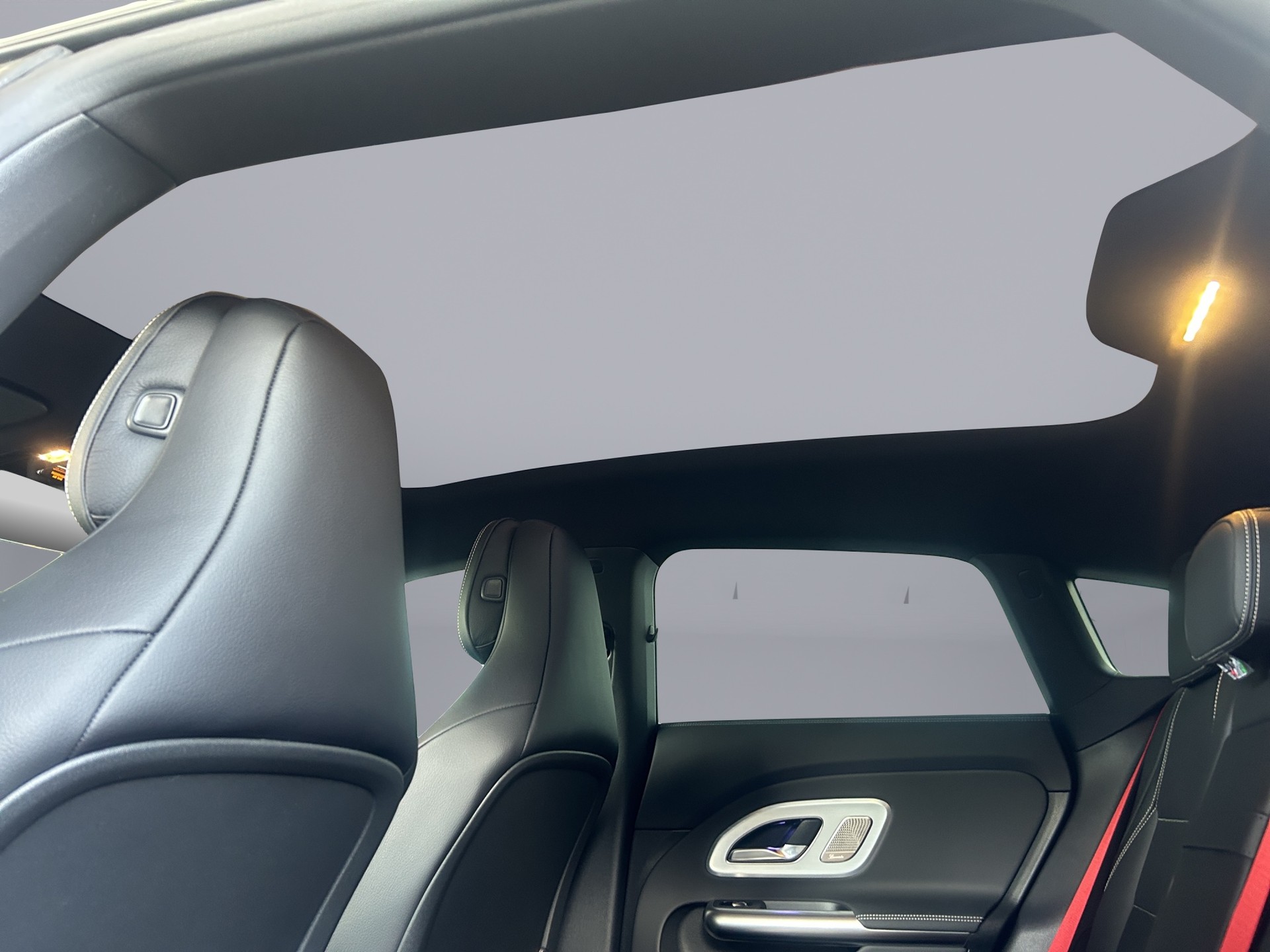 MERCEDES-BENZ CLA 220 4-Matic Shooting Brake - 11