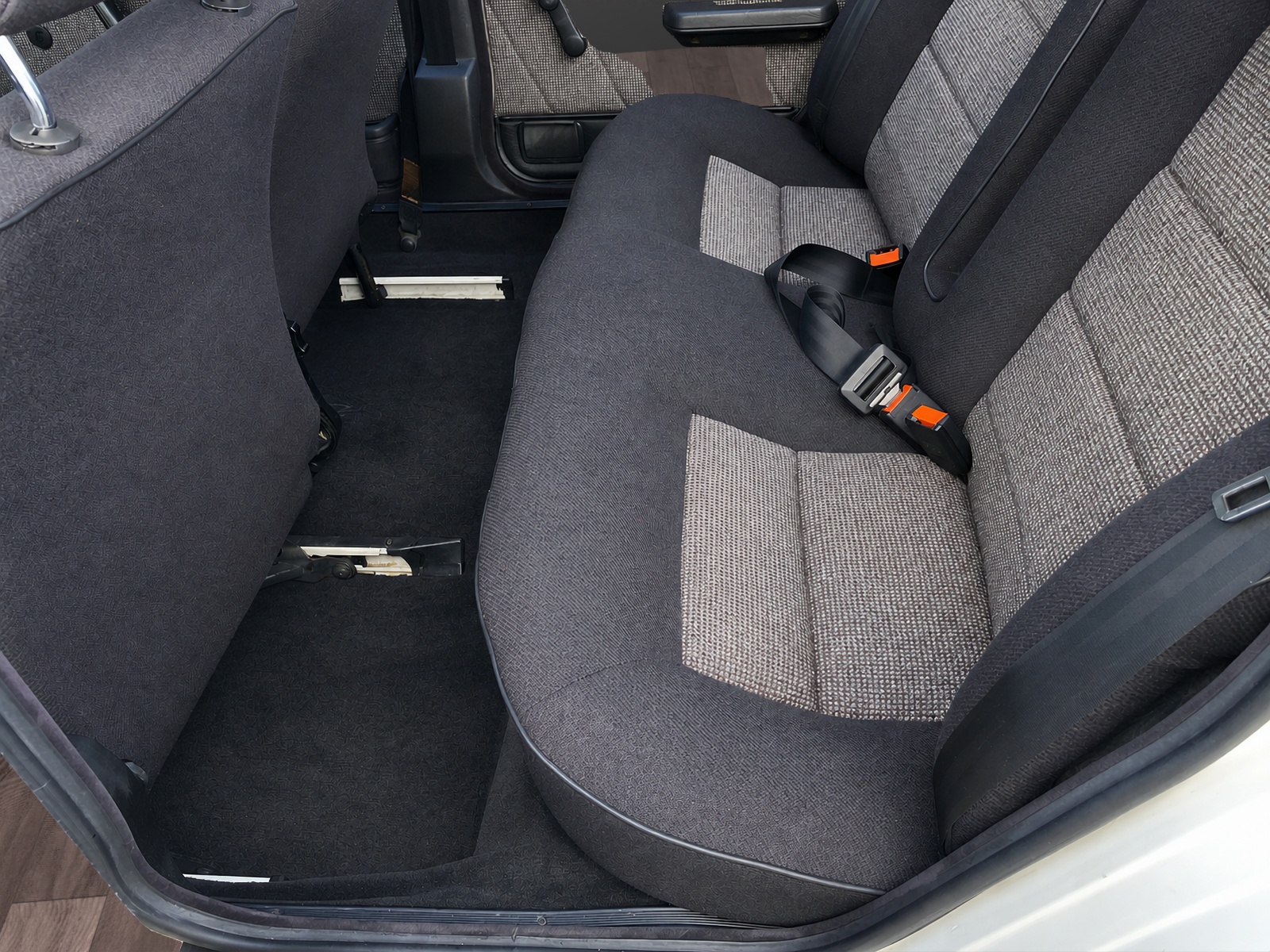 AUDI 90 2.2 quattro - 11