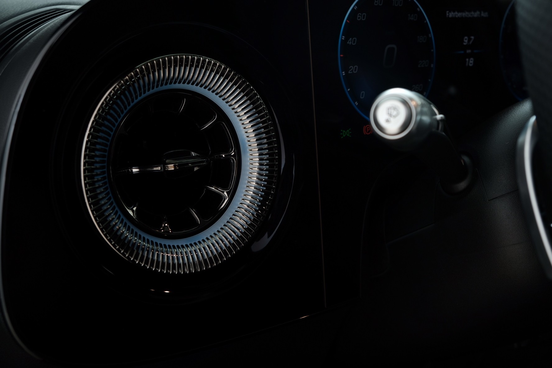 MERCEDES-BENZ GLB 220 4Matic 8G-Tronic - 11