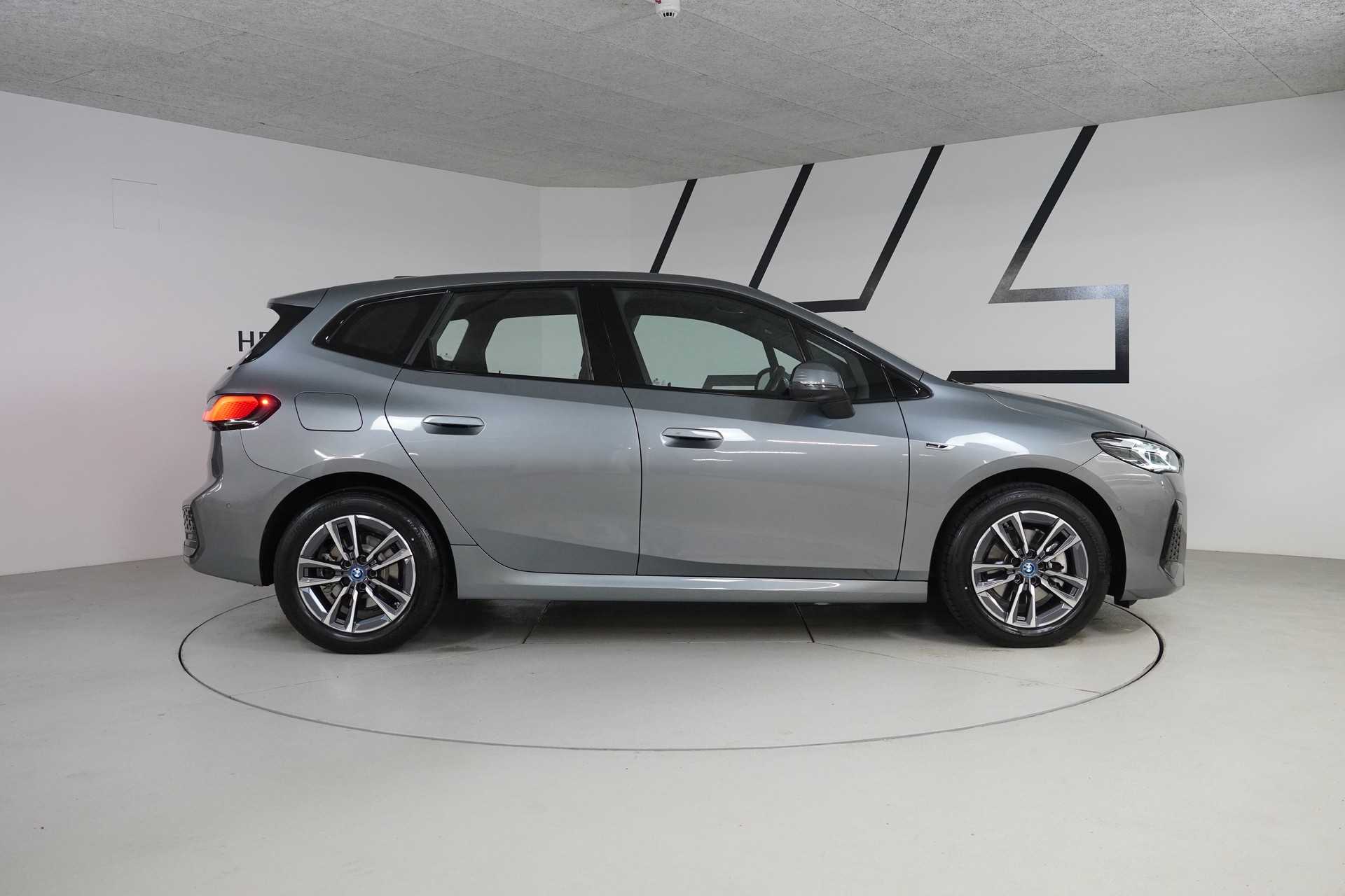 BMW 225e xDrive Active Tourer M Sport - 9