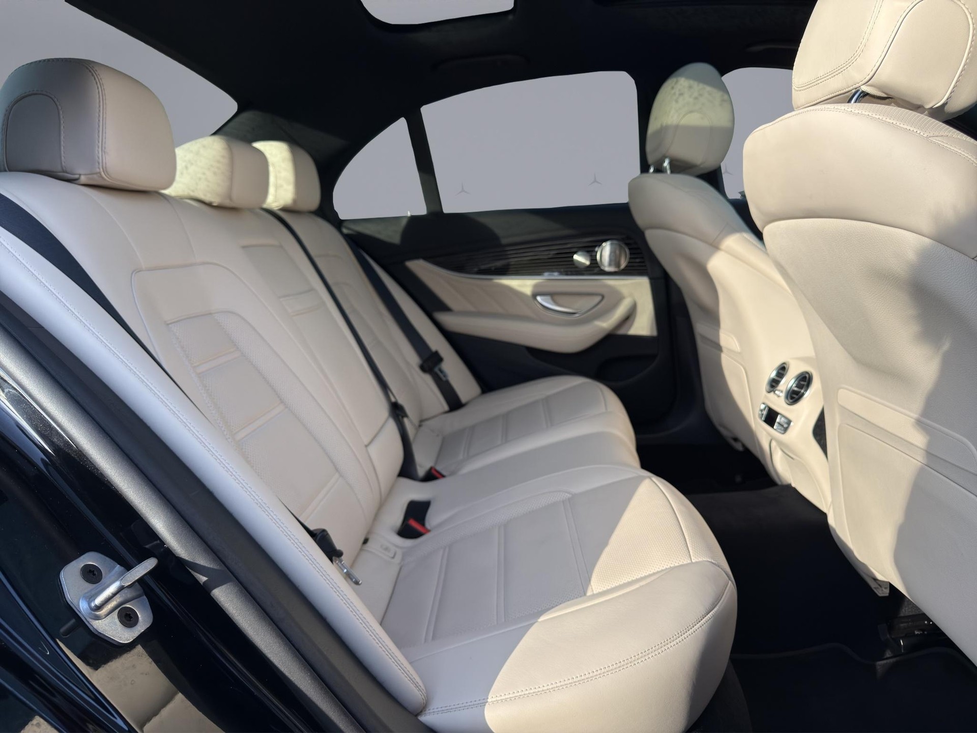 MERCEDES-BENZ E 63 S AMG 4matic+ - 18