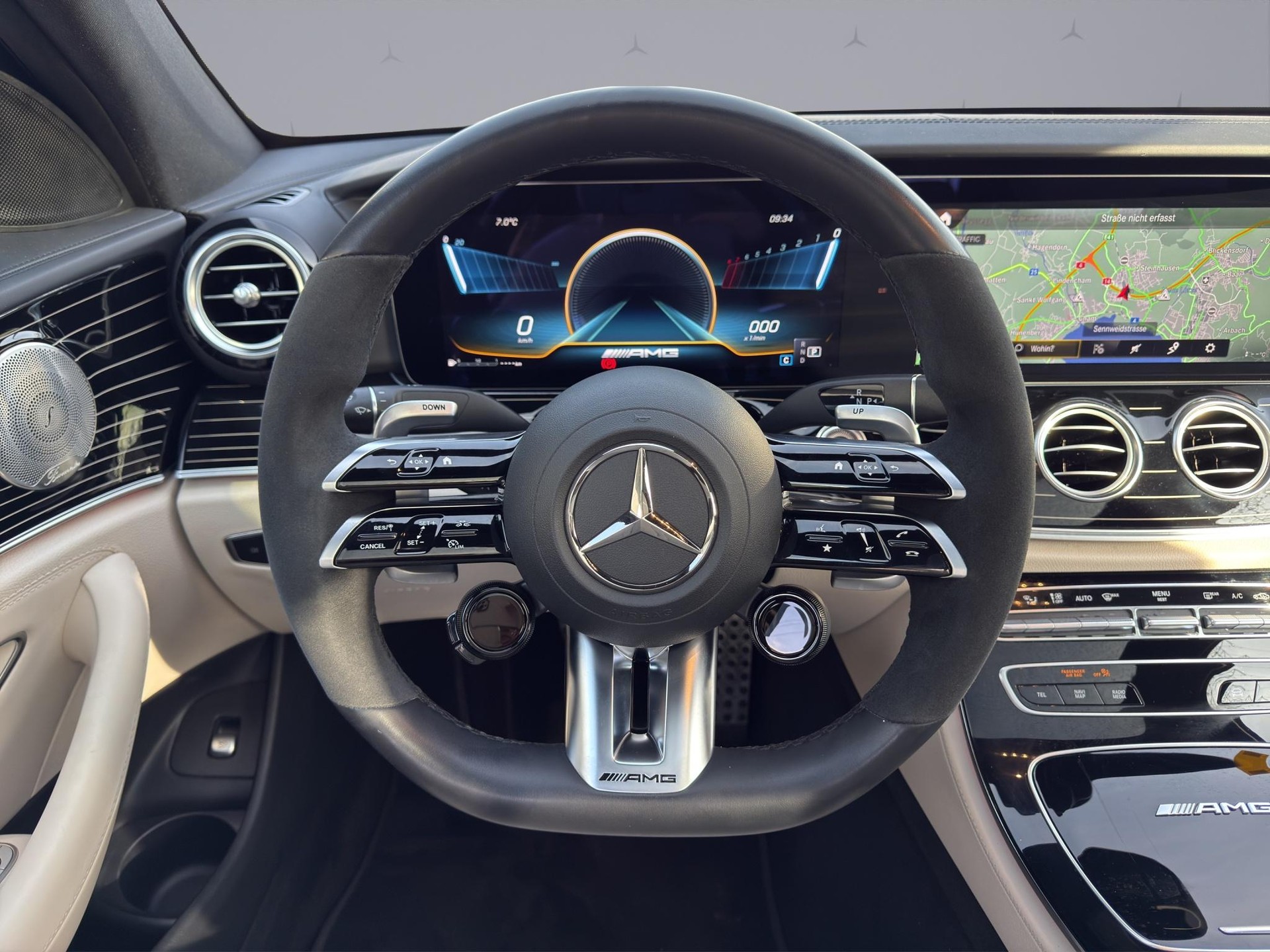 MERCEDES-BENZ E 63 S AMG 4matic+ - 12