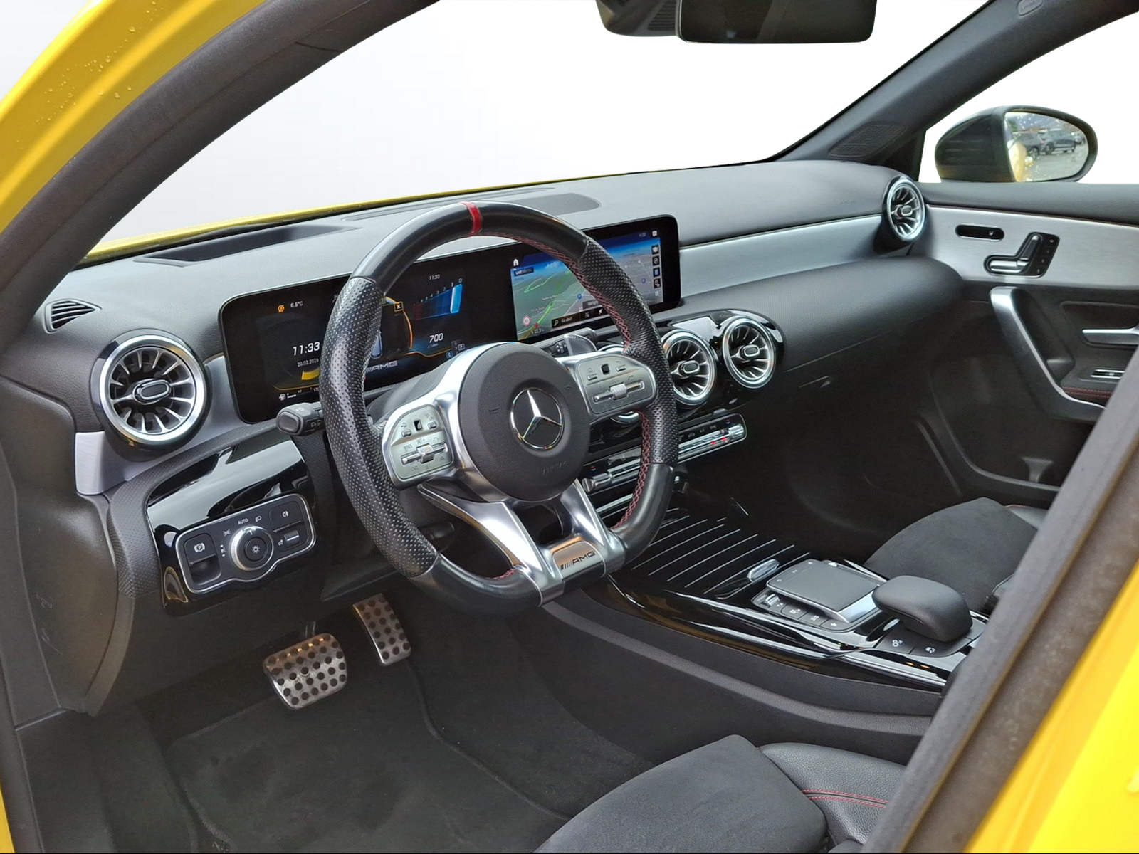 MERCEDES-BENZ A 35 AMG 4Matic Speedshift - 9