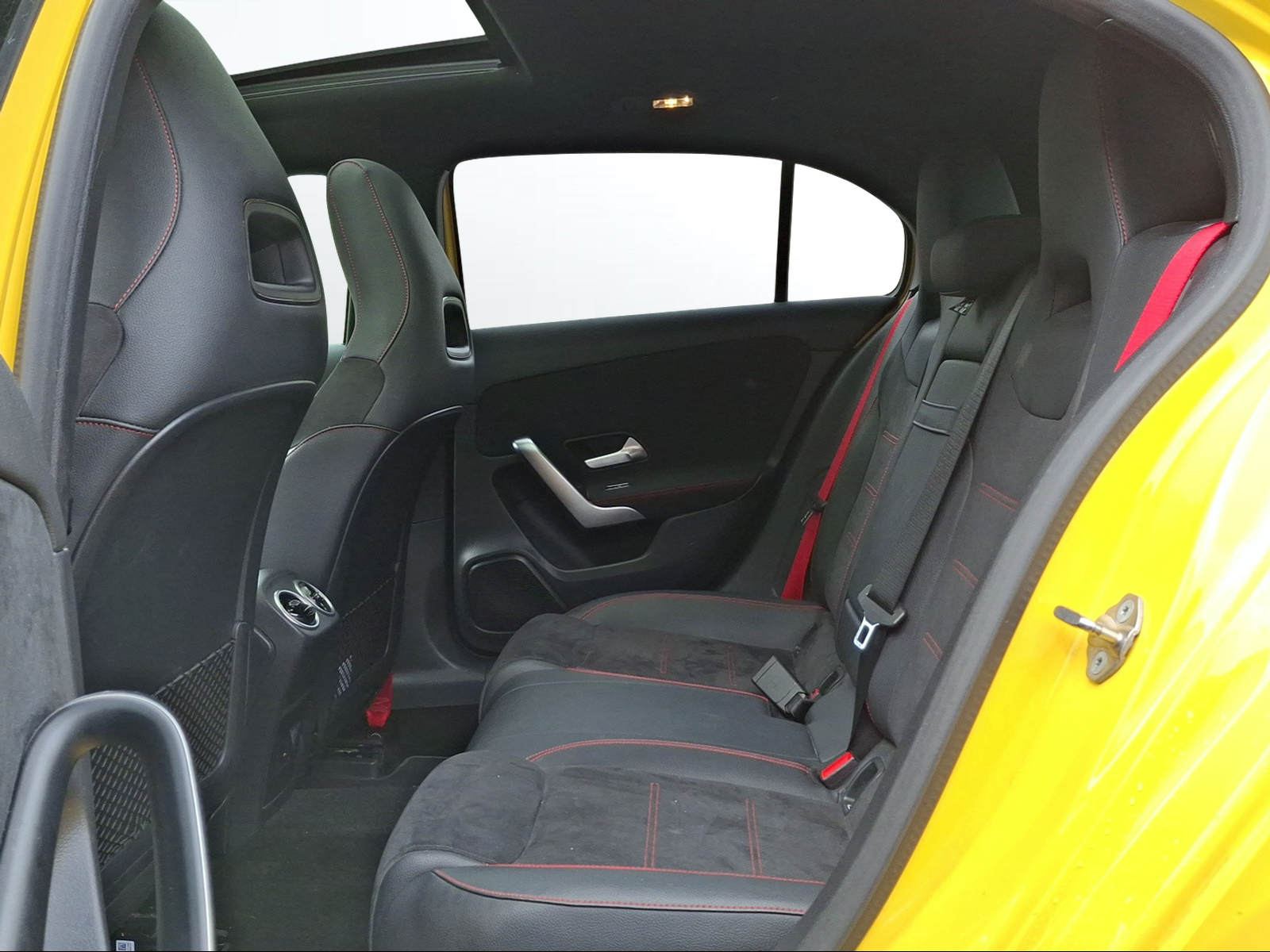 MERCEDES-BENZ A 35 AMG 4Matic Speedshift - 11