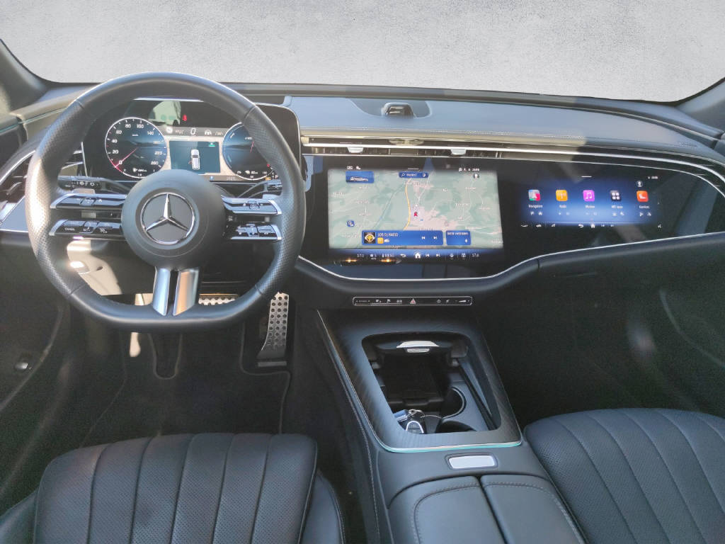 MERCEDES-BENZ E 300 de AMG Line 4Matic T- Modell - 14