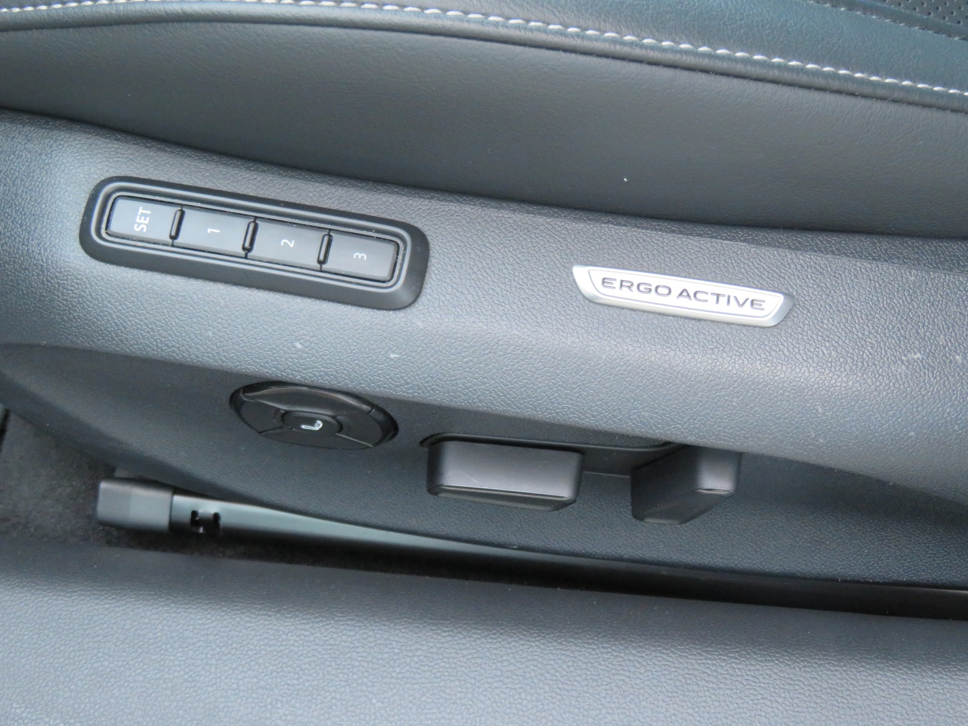 VW Passat Variant 2.0 TSI evo4 R-Line 4 Motion DSG - 14