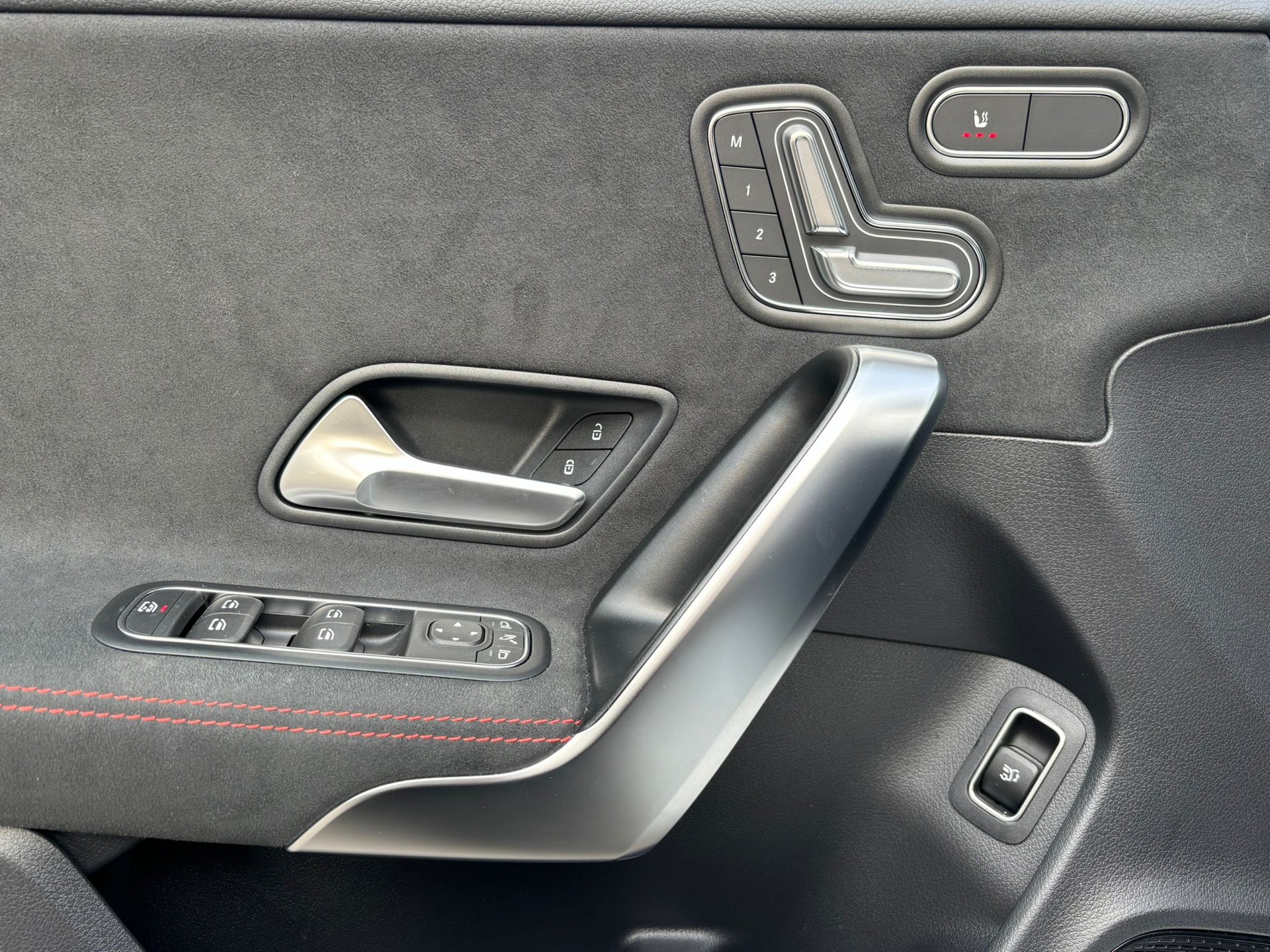 MERCEDES-BENZ CLA 250 AMG-Line 4Matic Shooting Brake - 11