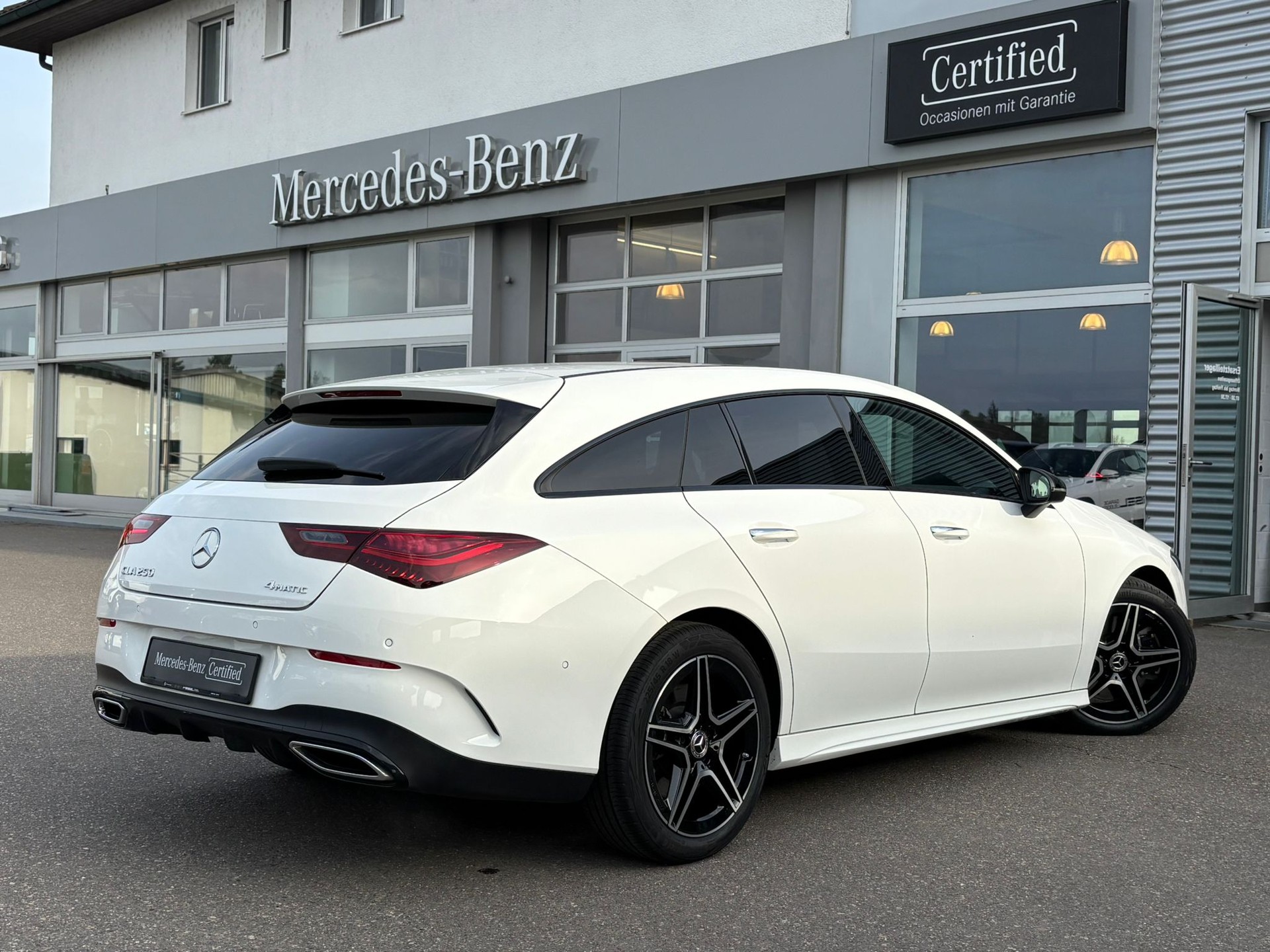 MERCEDES-BENZ CLA 250 AMG-Line 4Matic Shooting Brake - 4