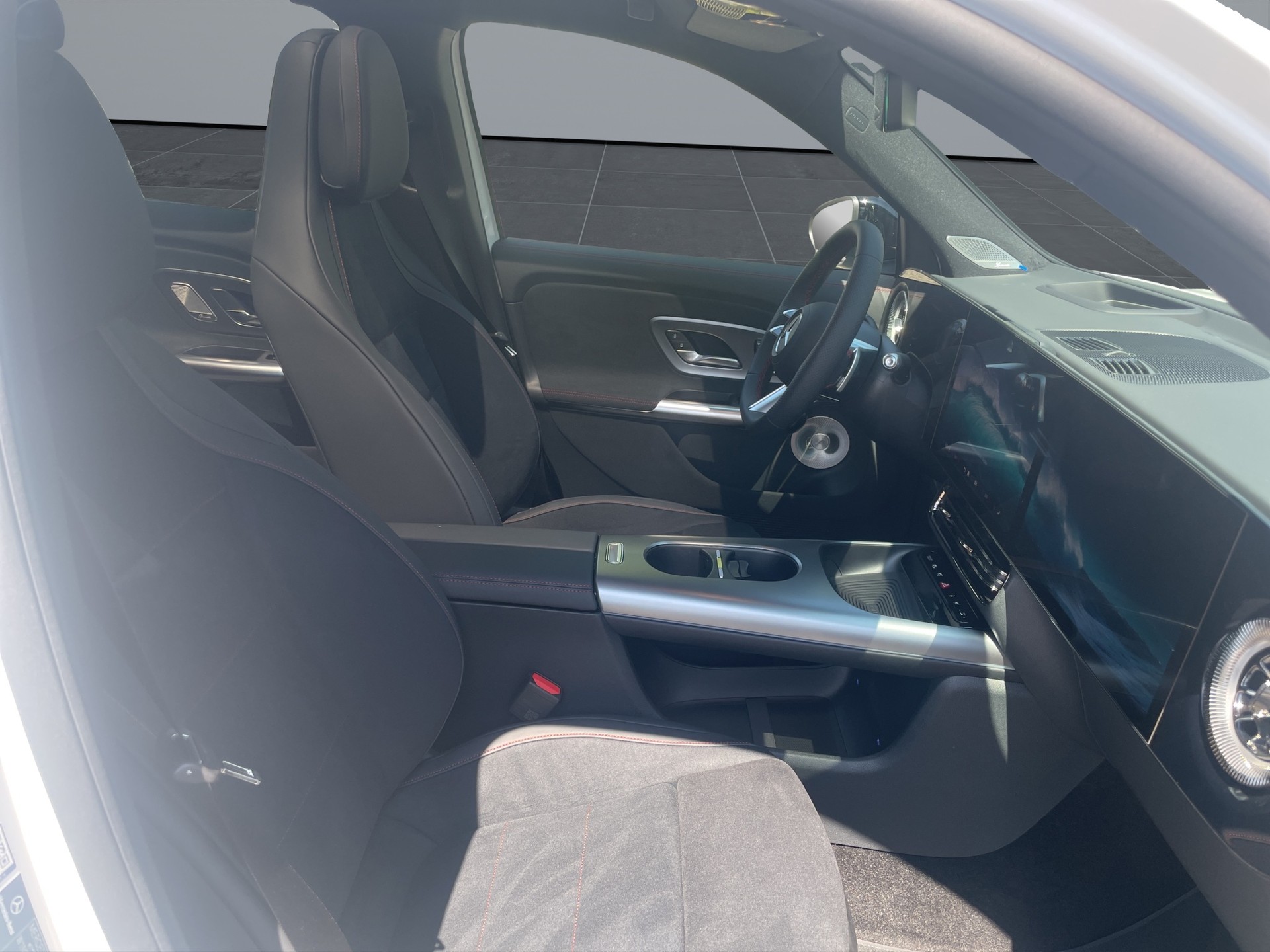MERCEDES-BENZ GLB 220 4Matic 8G-Tronic - 11