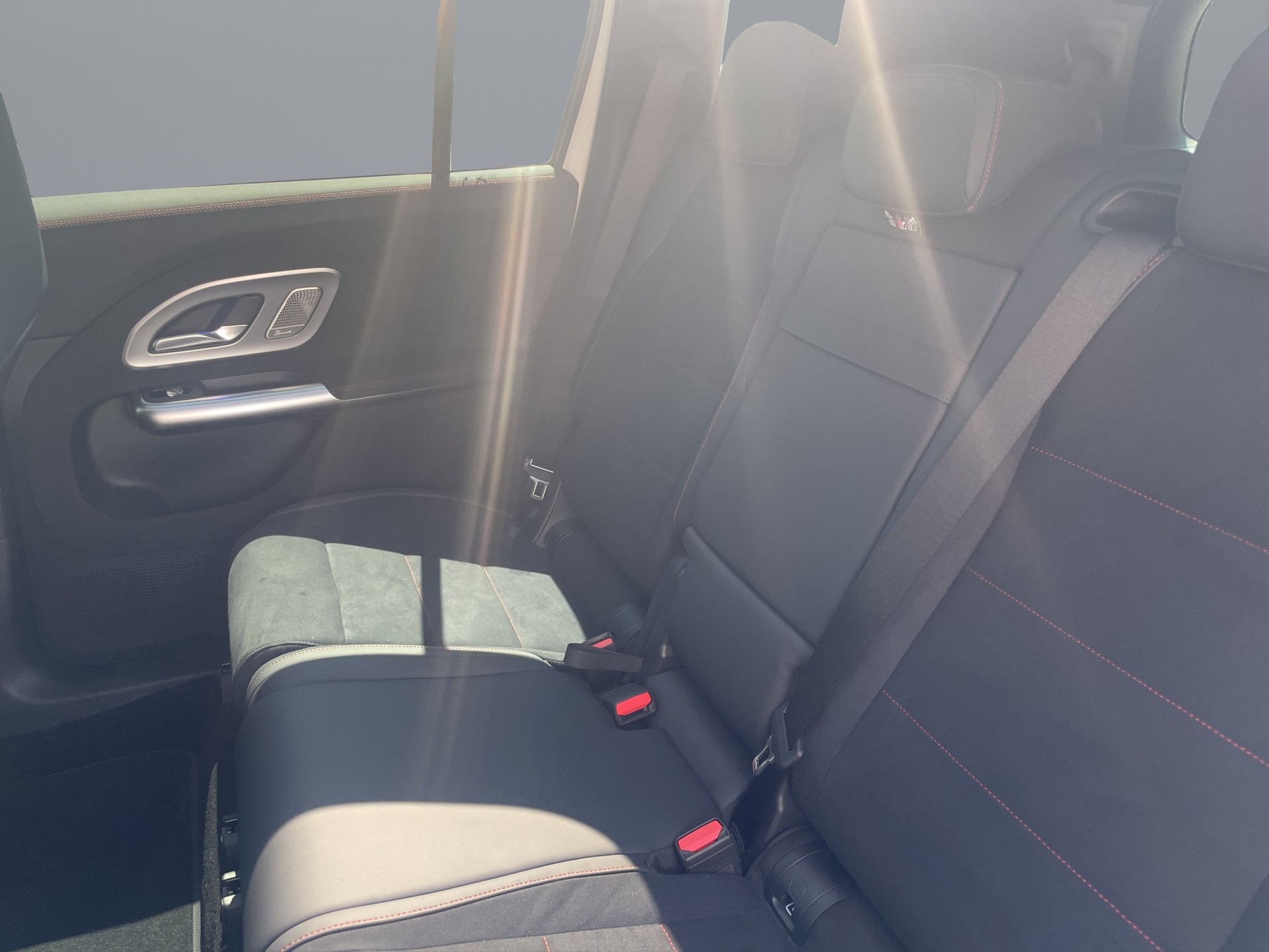 MERCEDES-BENZ GLB 220 4Matic 8G-Tronic - 12