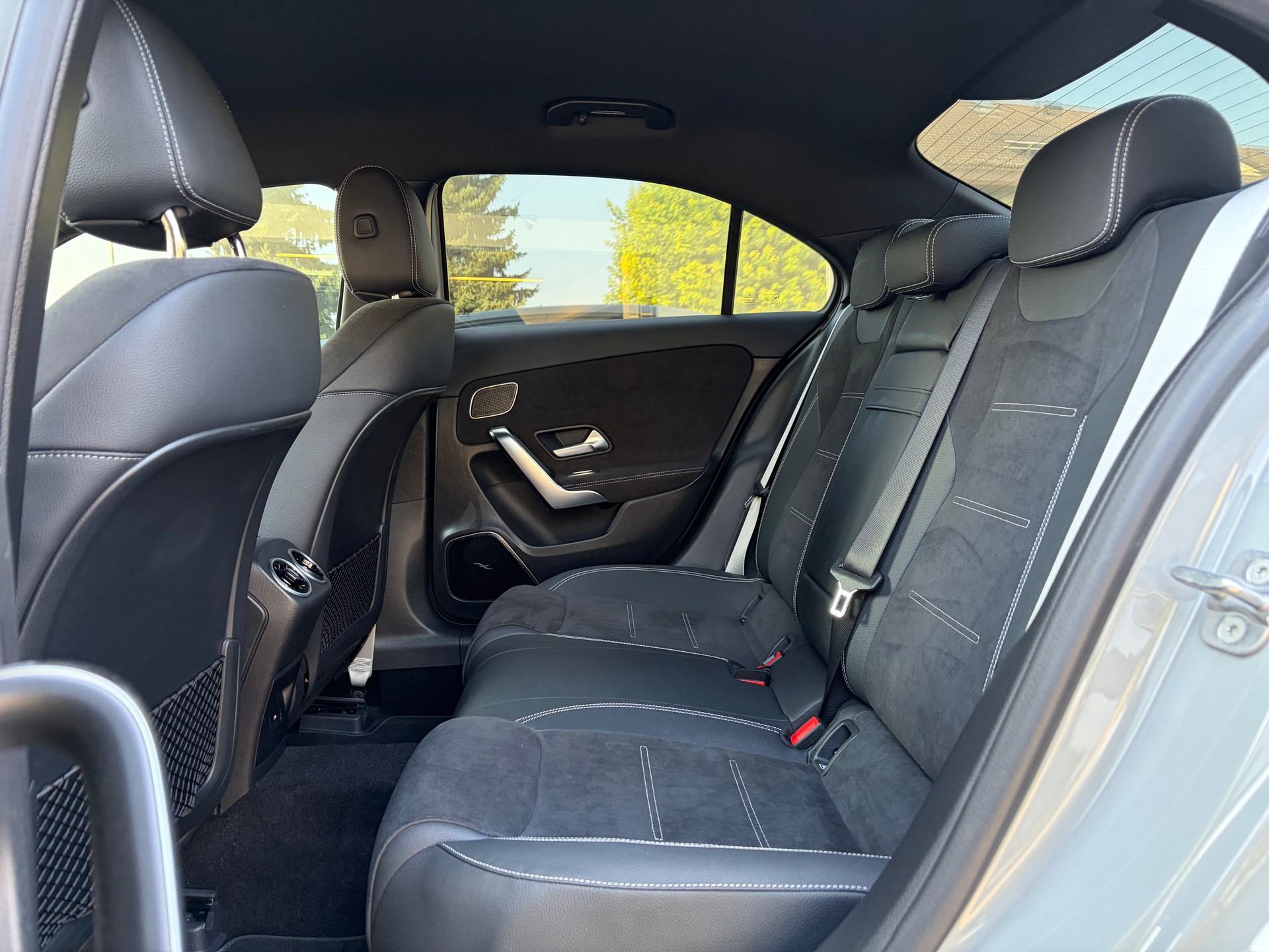 MERCEDES-BENZ A 220 4Matic 8G-DCT Limousine (V177) - 9