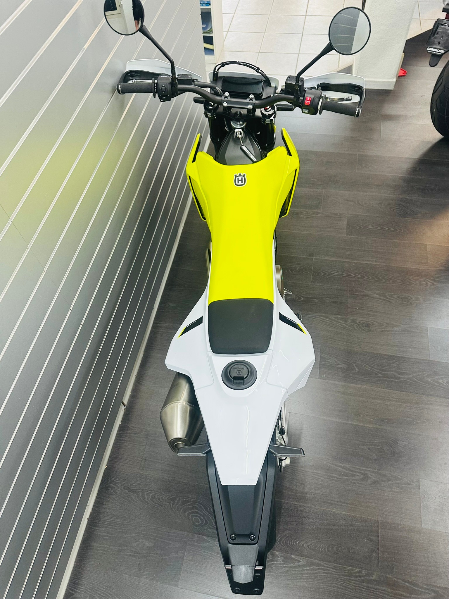 HUSQVARNA 701 Supermoto (35kW) - 8