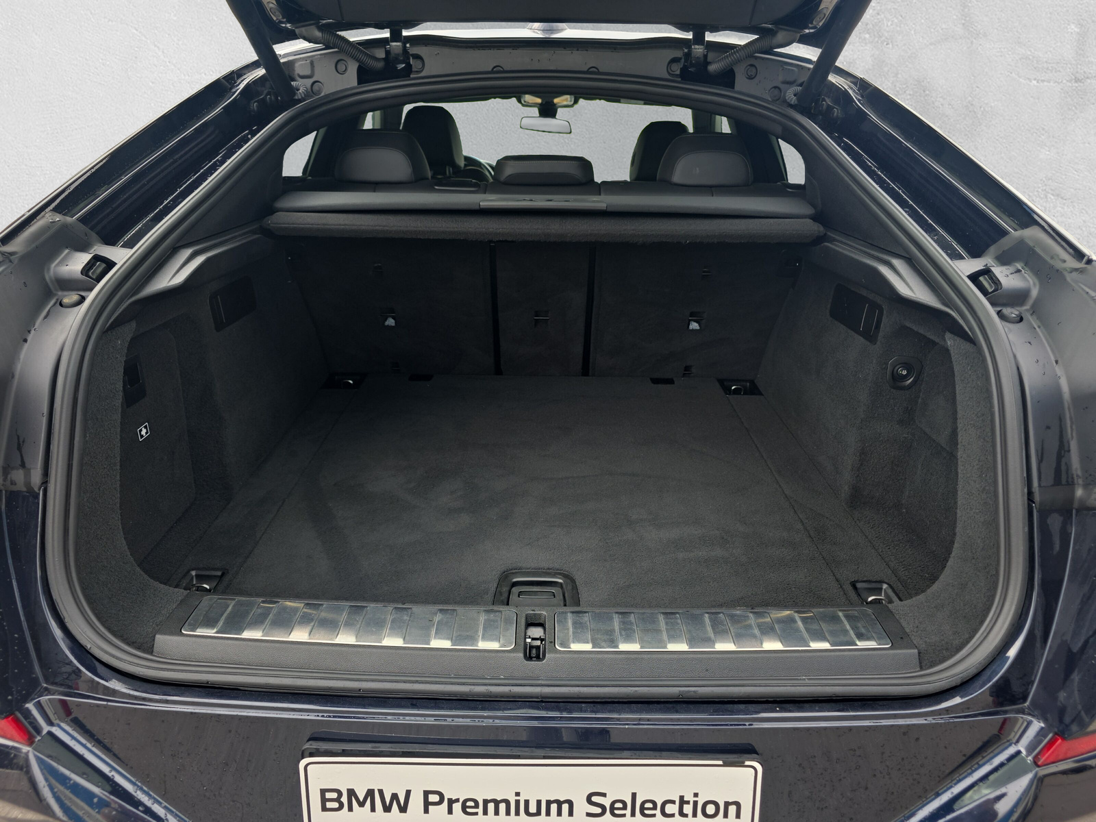 BMW X6 M50i M Sport G06 (CH) AHK 3.5T - 10