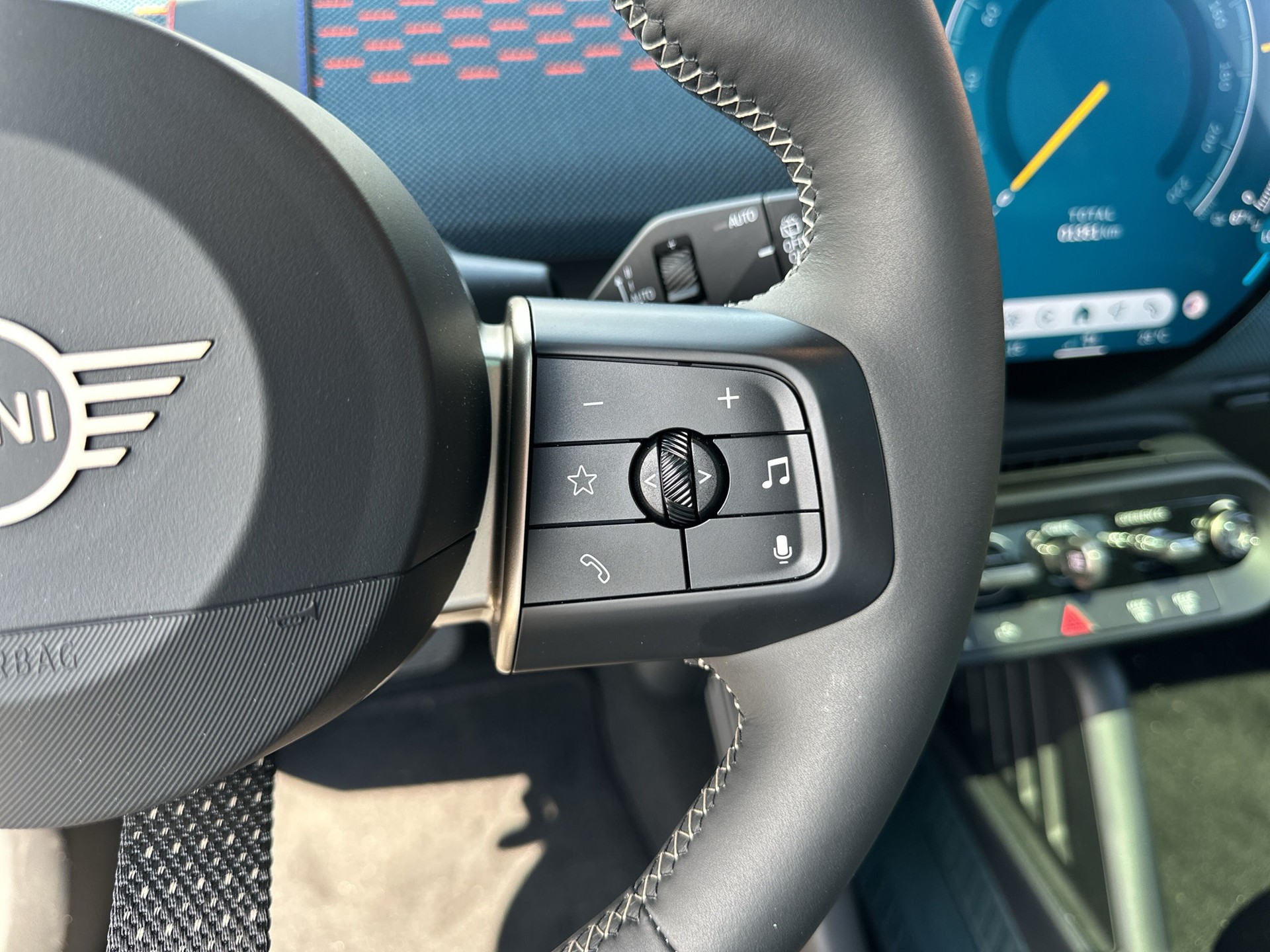 MINI Aceman SE - 14
