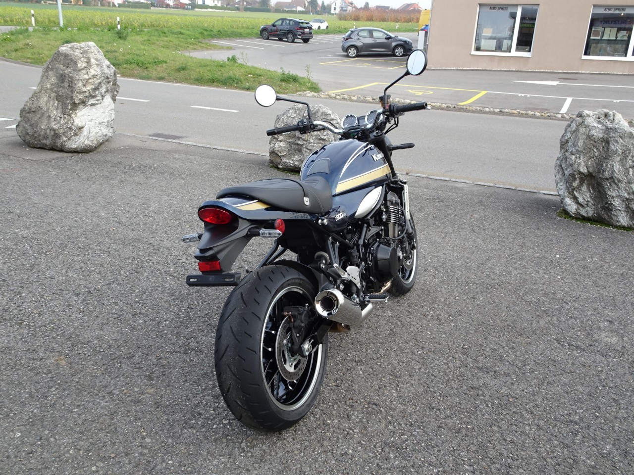 KAWASAKI Z 900 RS - 5