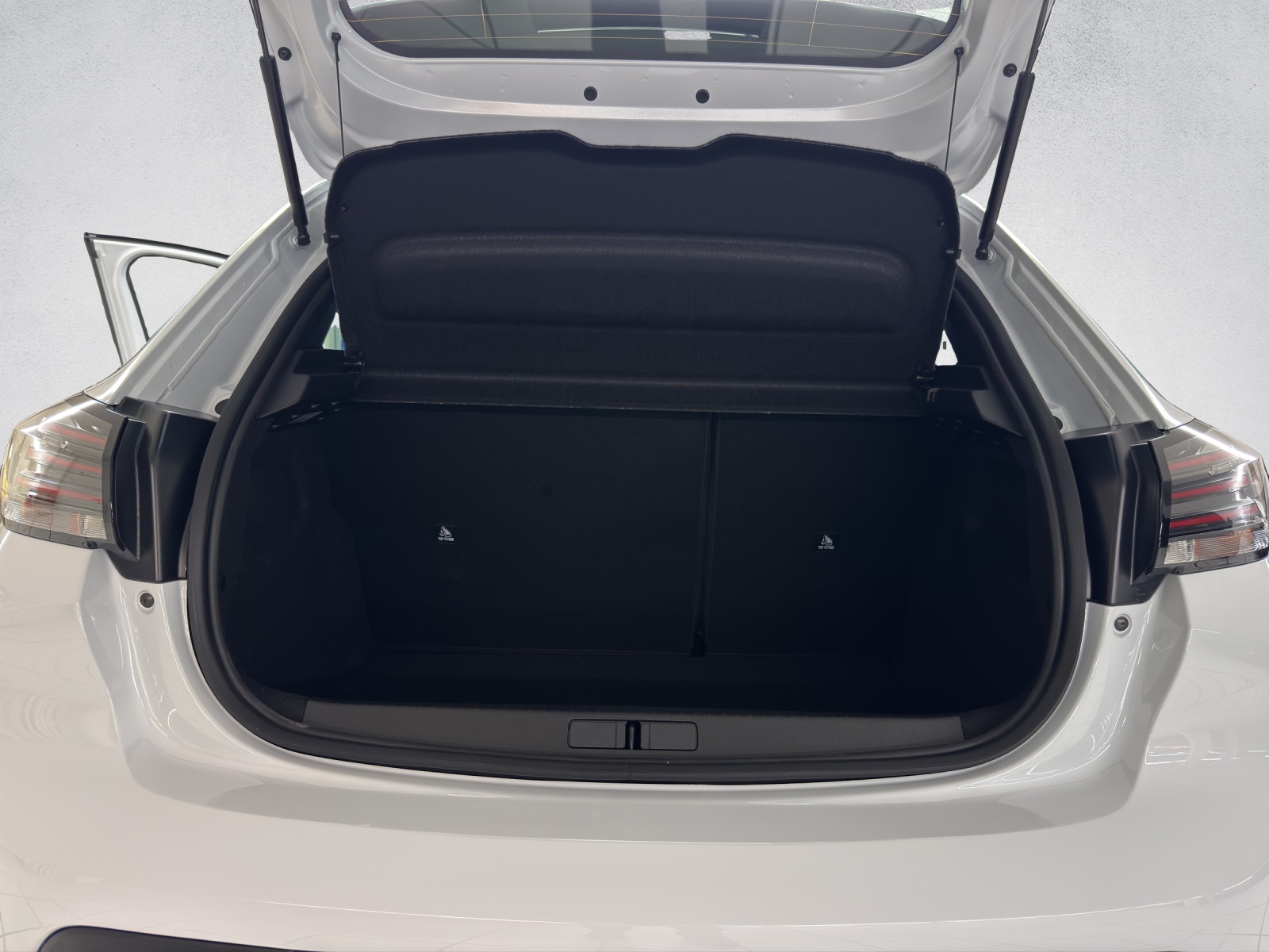 PEUGEOT 208 1.2 PureTech Style - 17