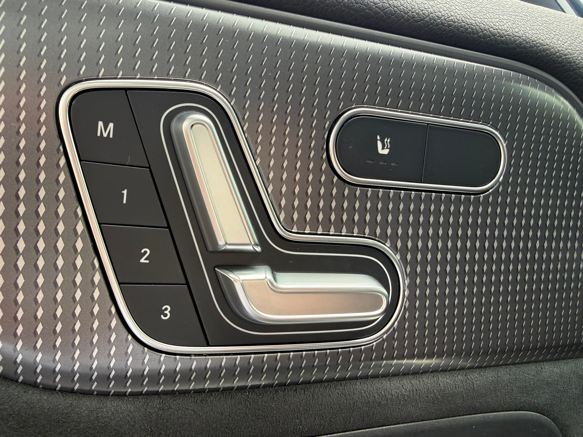 MERCEDES-BENZ EQA 300 AMG Line 4Matic - 8