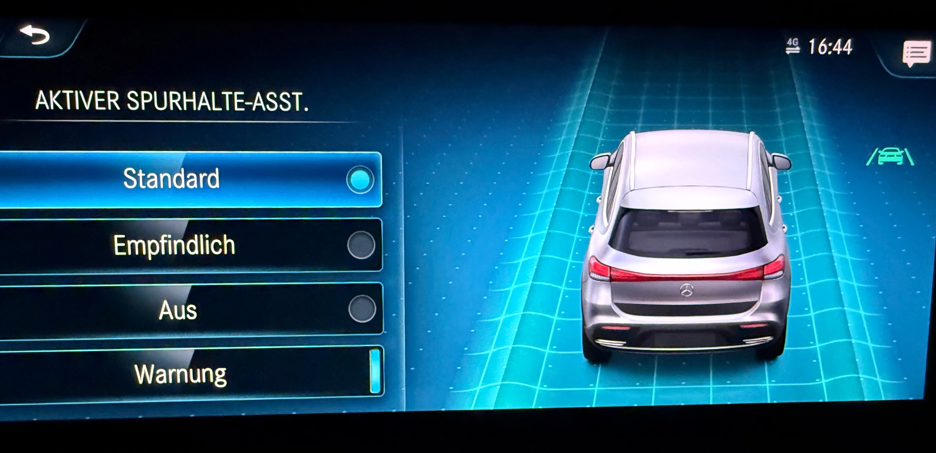 MERCEDES-BENZ EQA 300 AMG Line 4Matic - 12