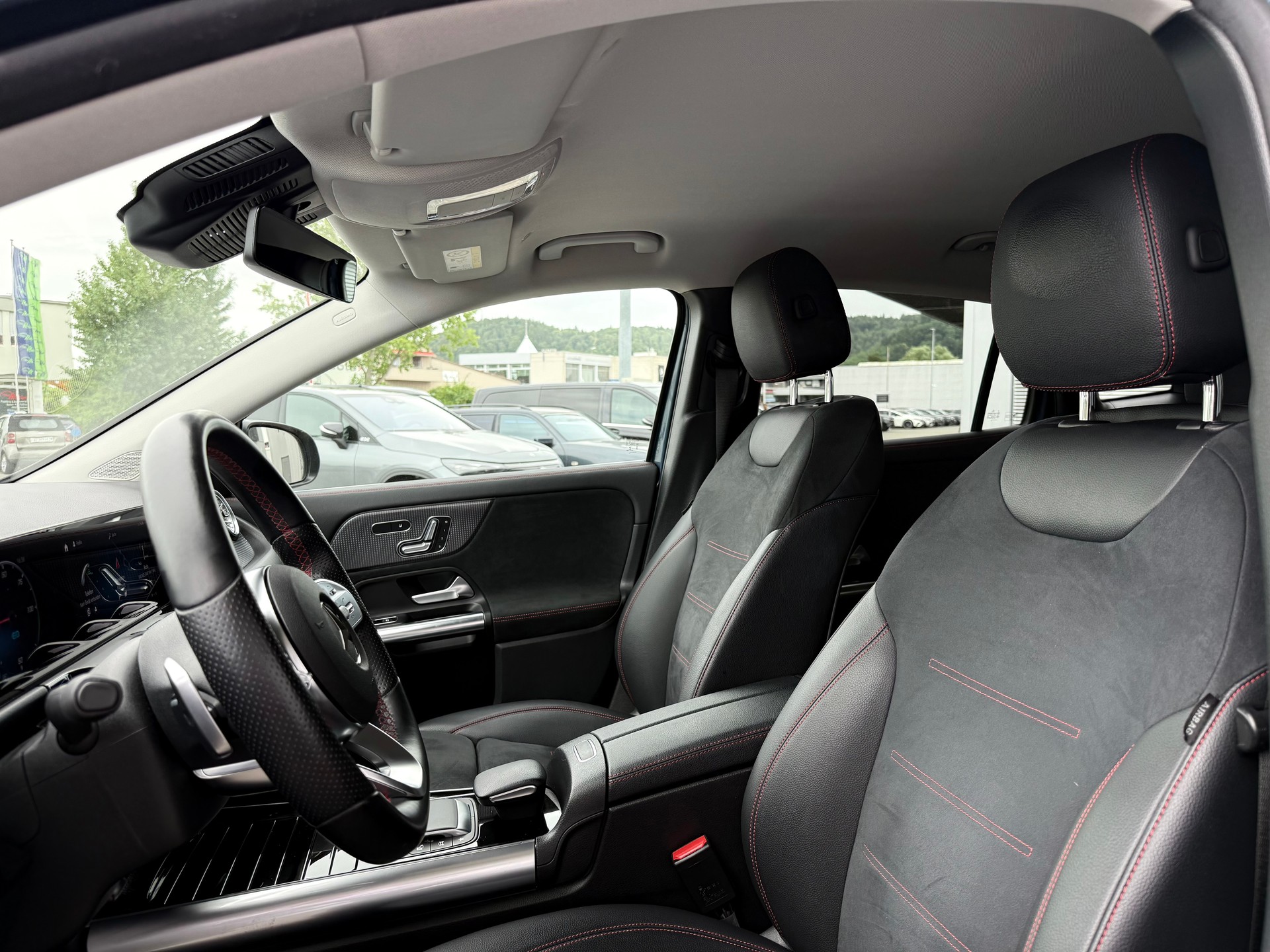 MERCEDES-BENZ EQA 300 AMG Line 4Matic - 5
