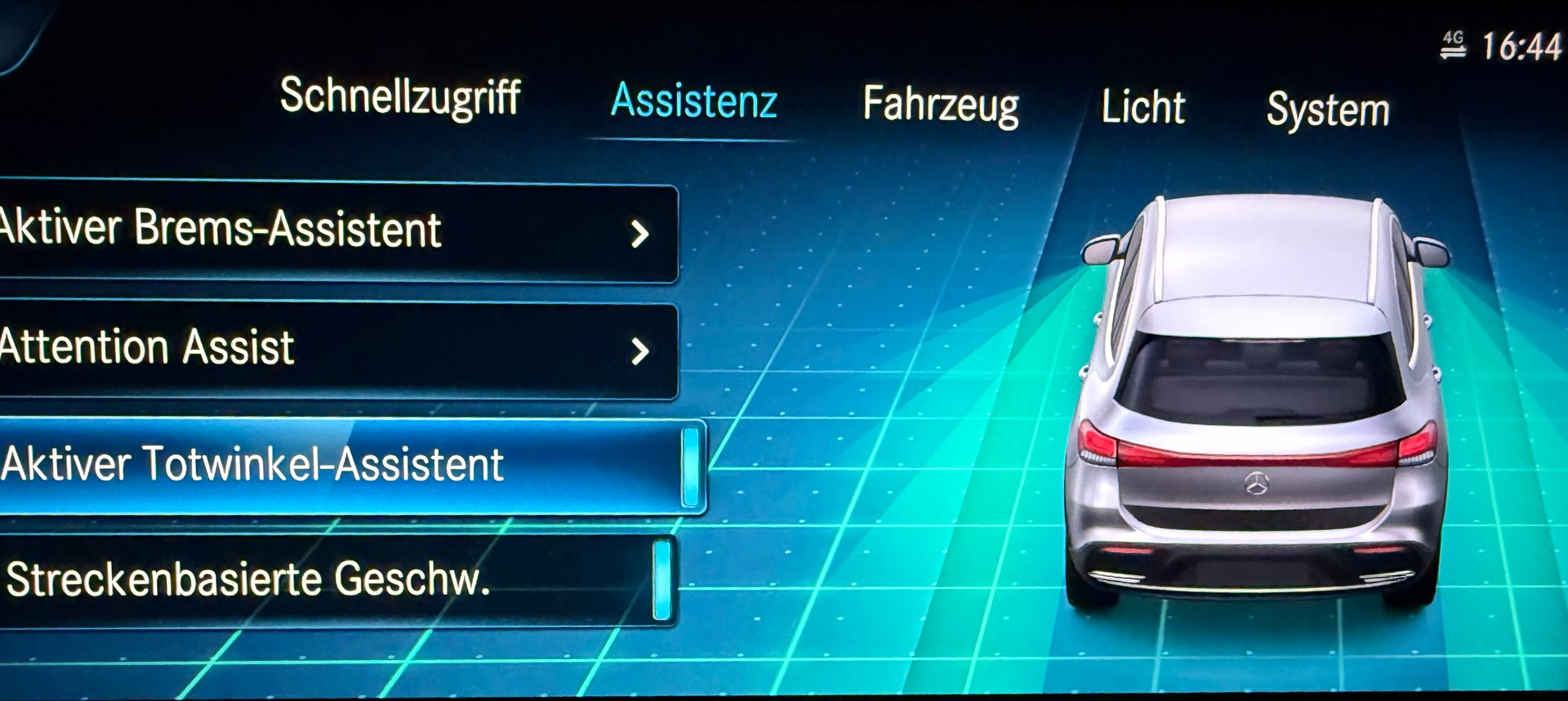 MERCEDES-BENZ EQA 300 AMG Line 4Matic - 16